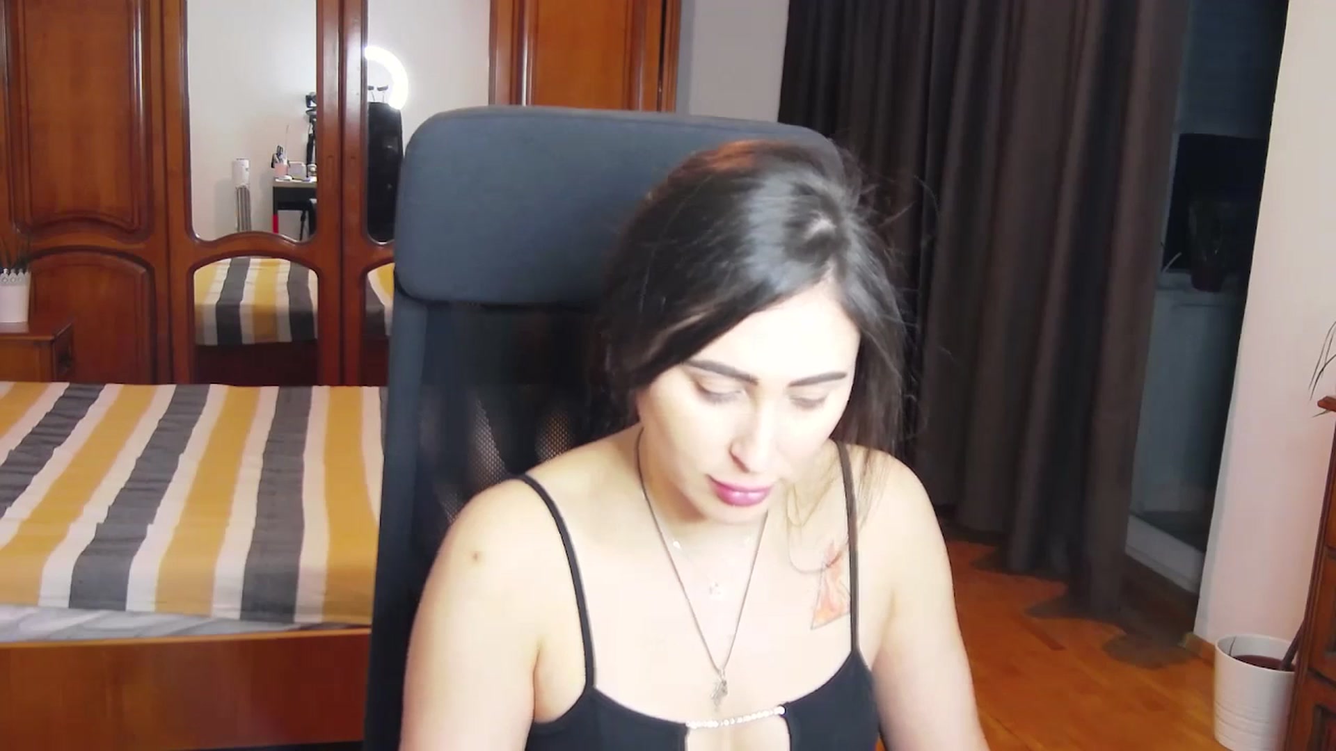 Gallery image thumbnail from MaraHari's myfreecams stream on, 03/22/2024, 21:01 image 20 of 20