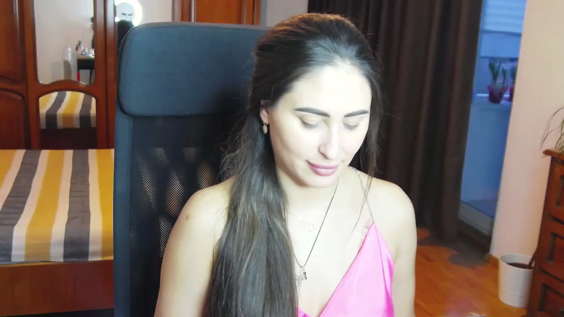 Gallery image thumbnail from MaraHari's myfreecams stream on, 03/23/2024, 16:37 image 14 of 20
