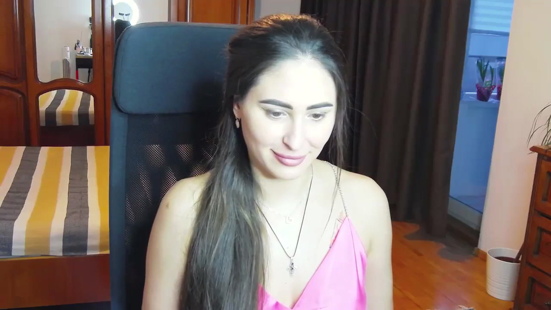 Gallery image thumbnail from MaraHari's myfreecams stream on, 03/23/2024, 16:37 image 11 of 20