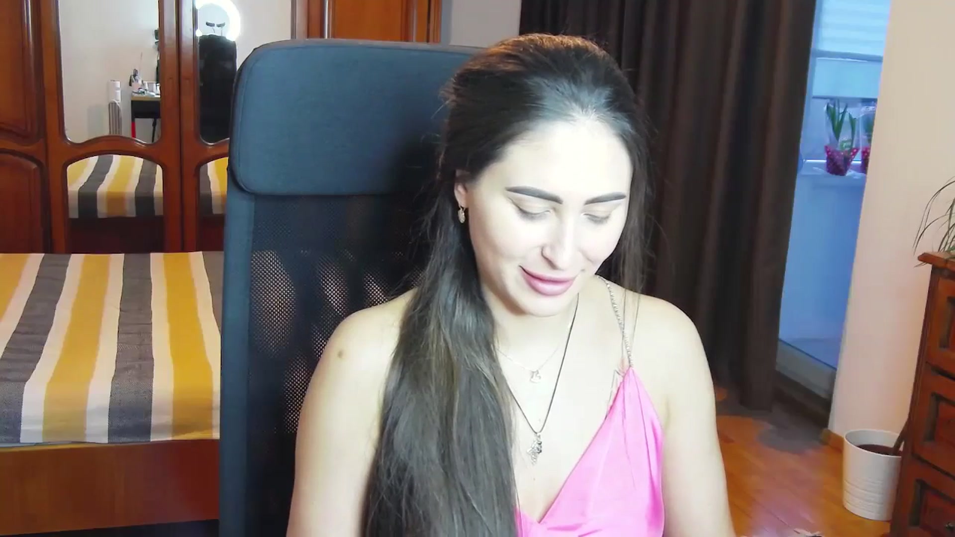 Gallery image thumbnail from MaraHari's myfreecams stream on, 03/23/2024, 16:37 image 2 of 20