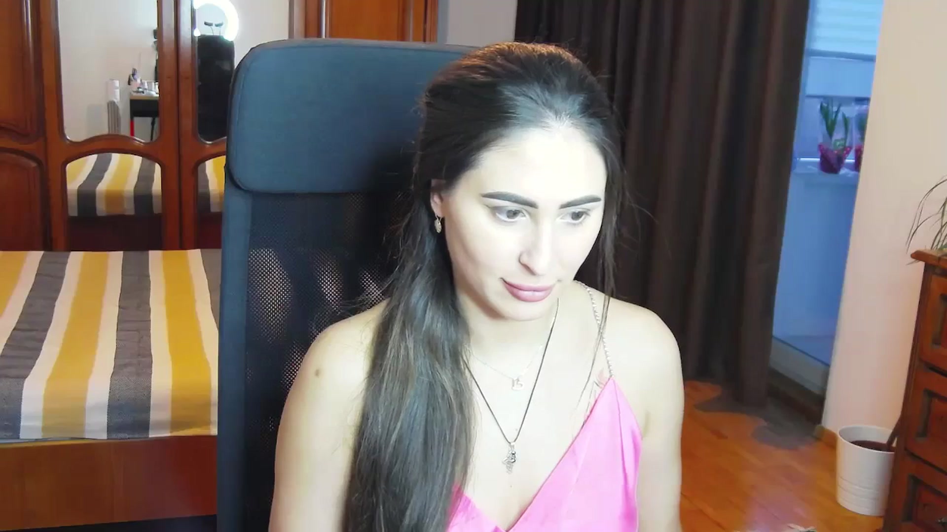 Gallery image thumbnail from MaraHari's myfreecams stream on, 03/23/2024, 16:37 image 8 of 20