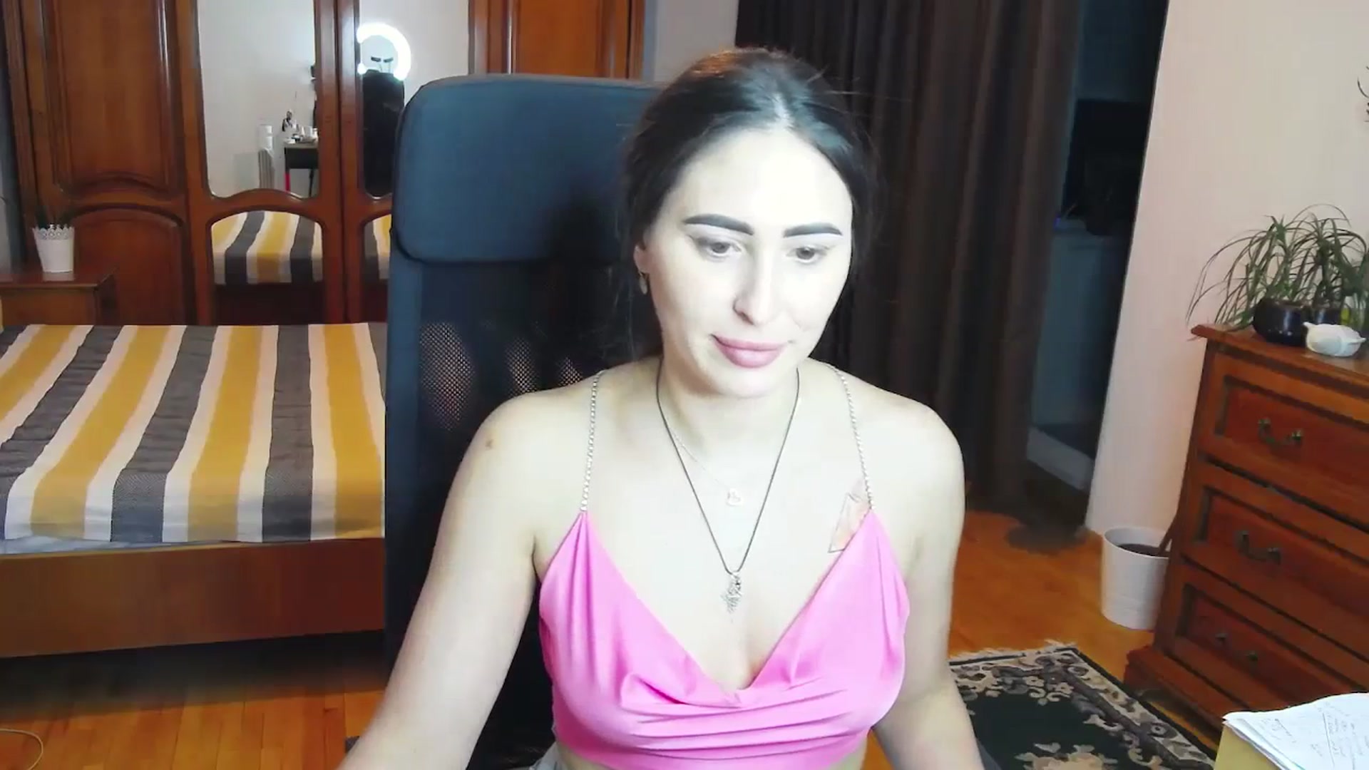 Gallery image thumbnail from MaraHari's myfreecams stream on, 03/23/2024, 18:44 image 15 of 20