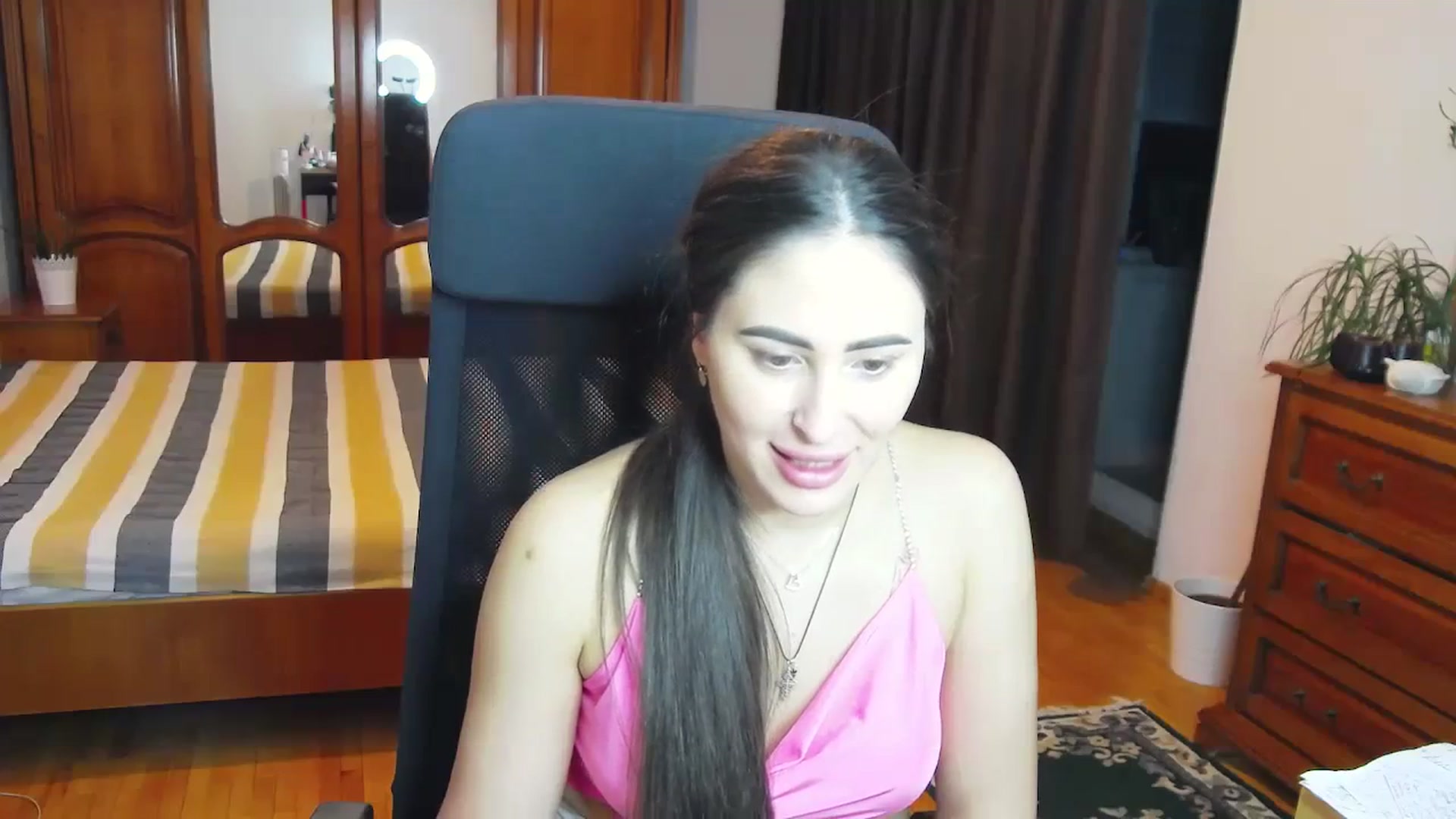 Gallery image thumbnail from MaraHari's myfreecams stream on, 03/23/2024, 19:53 image 16 of 20