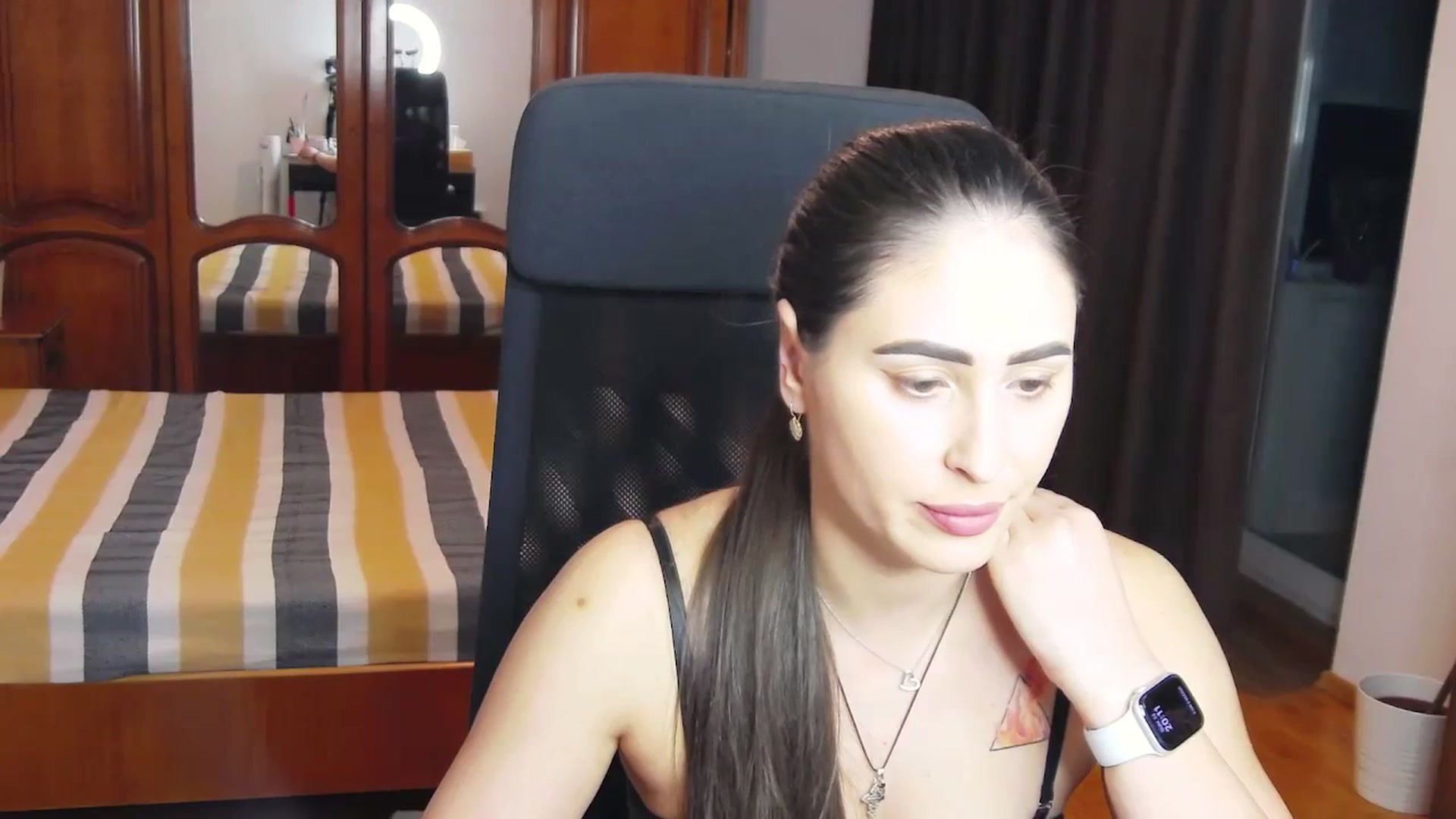 Gallery image thumbnail from MaraHari's myfreecams stream on, 03/24/2024, 18:35 image 13 of 20
