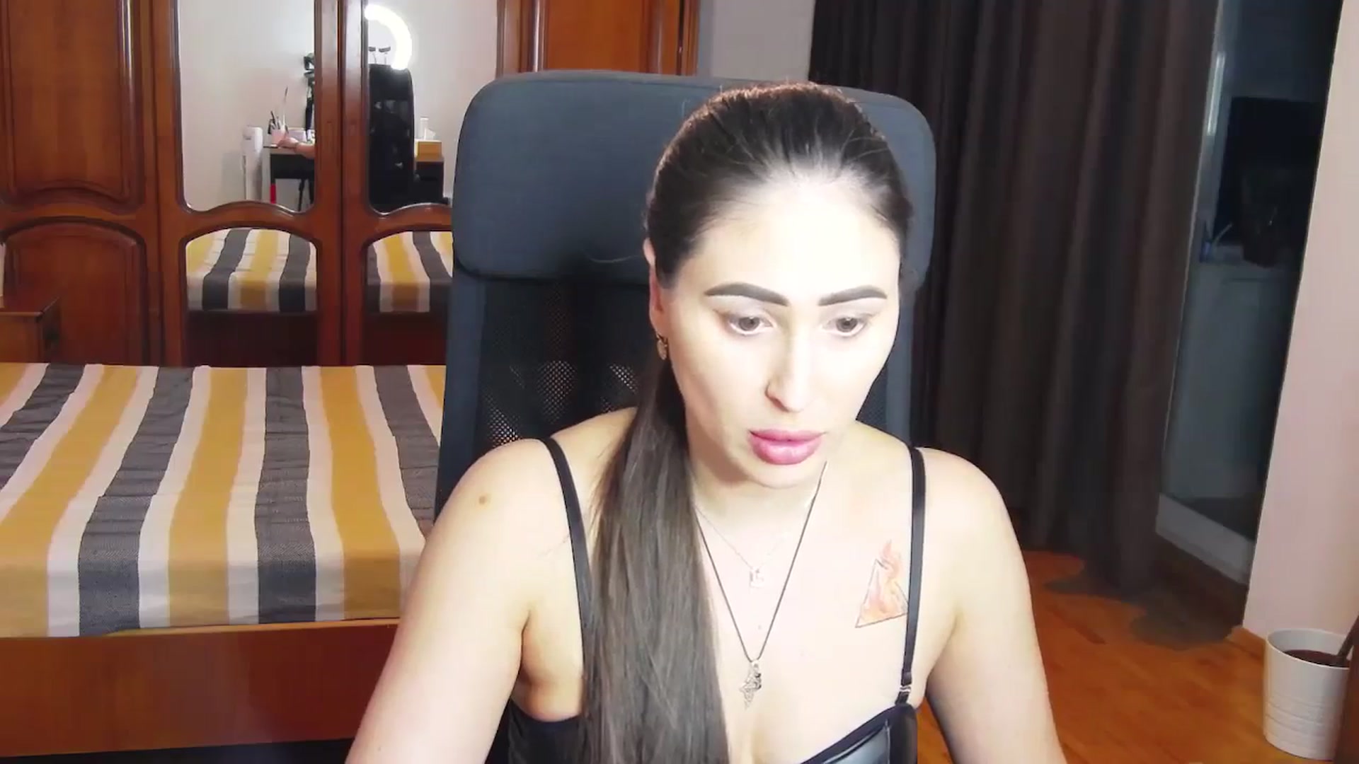 Gallery image thumbnail from MaraHari's myfreecams stream on, 03/24/2024, 18:35 image 20 of 20