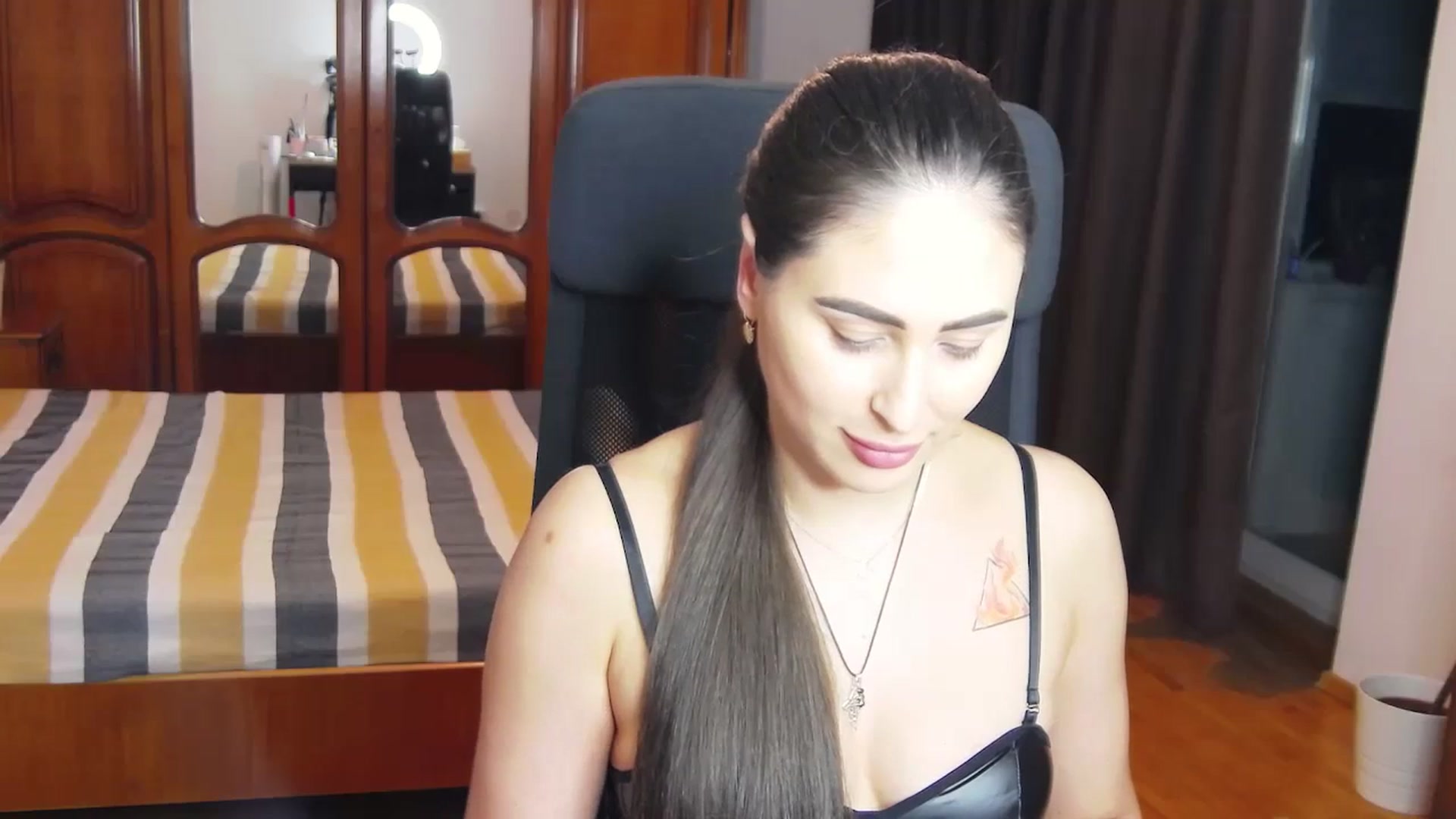 Gallery image thumbnail from MaraHari's myfreecams stream on, 03/24/2024, 19:12 image 6 of 20