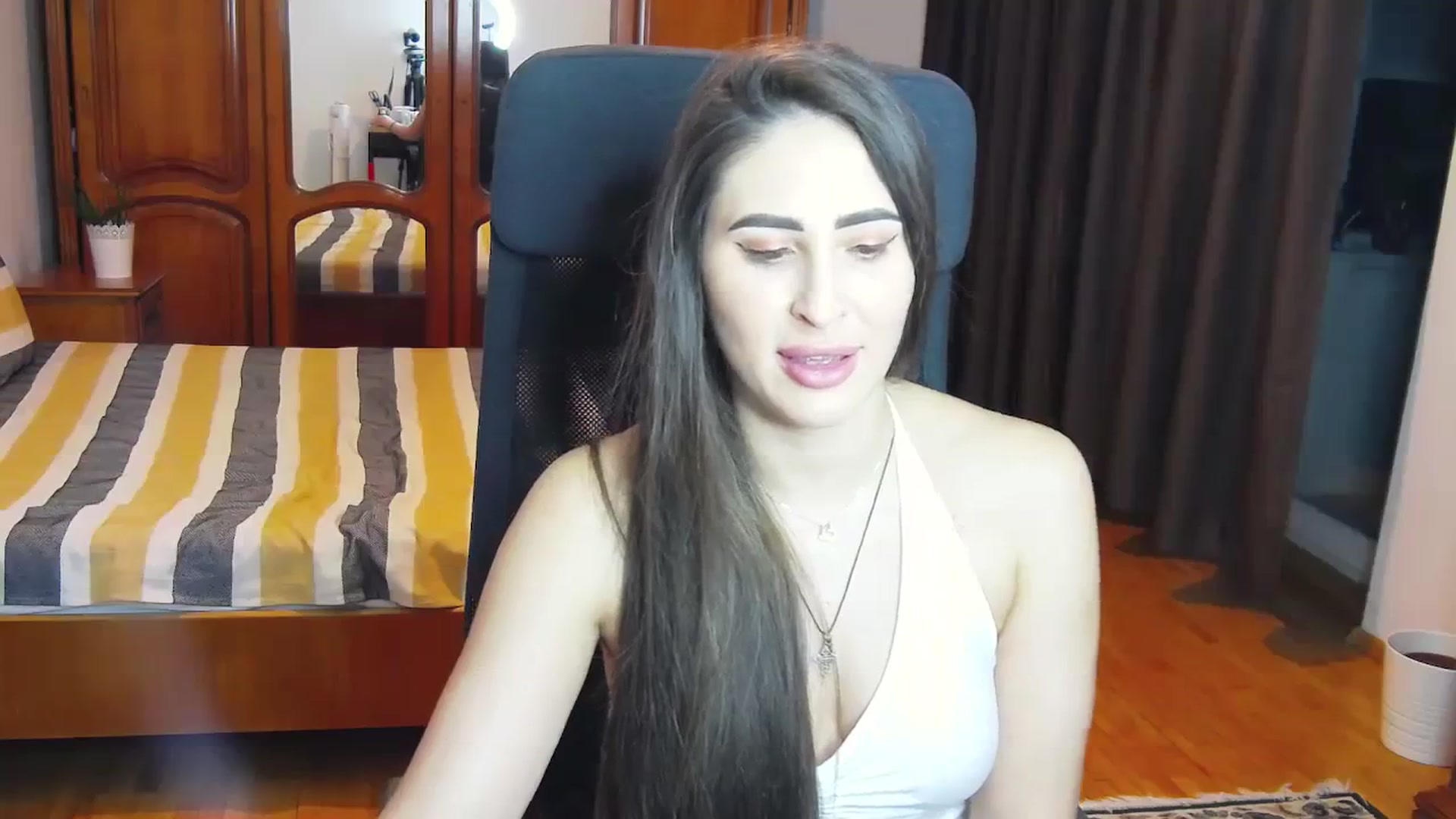 Gallery image thumbnail from MaraHari's myfreecams stream on, 03/30/2024, 18:30 image 12 of 20