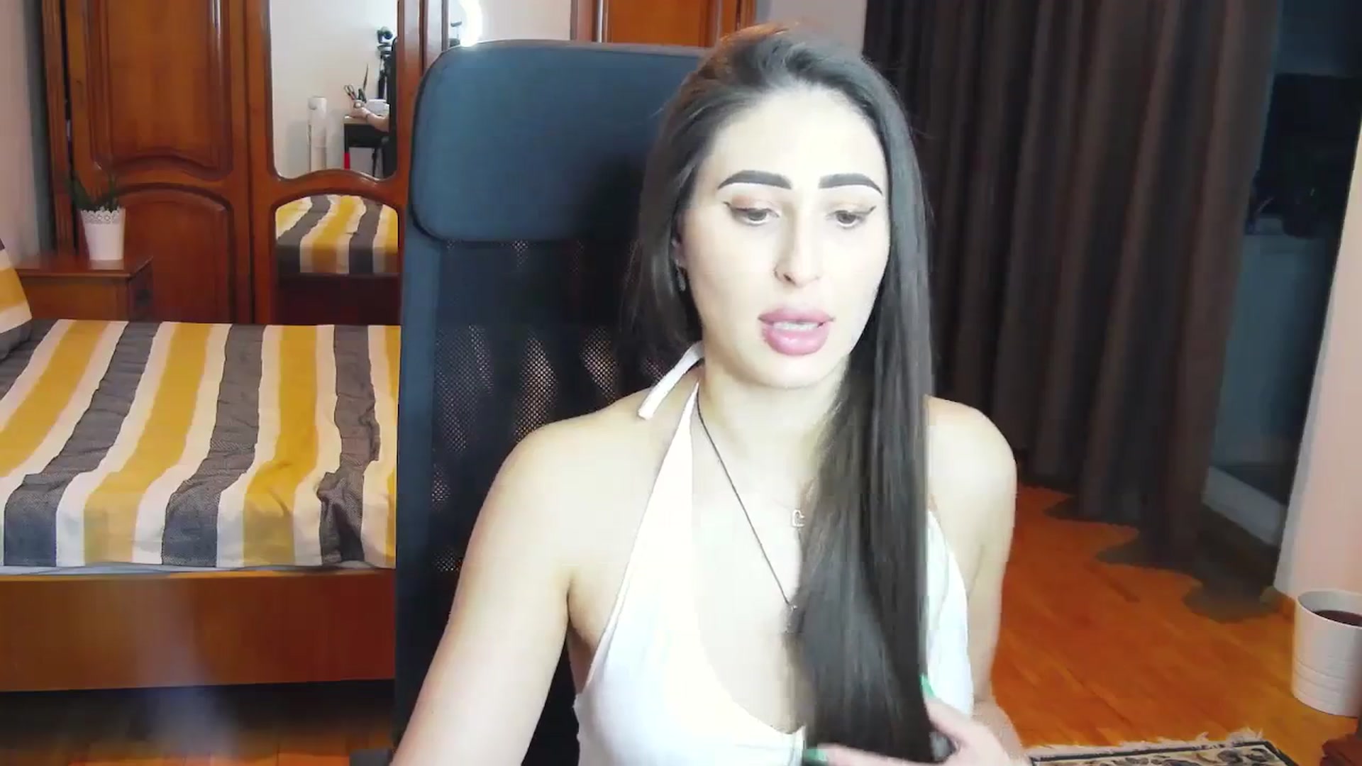 Gallery image thumbnail from MaraHari's myfreecams stream on, 03/30/2024, 18:30 image 5 of 20