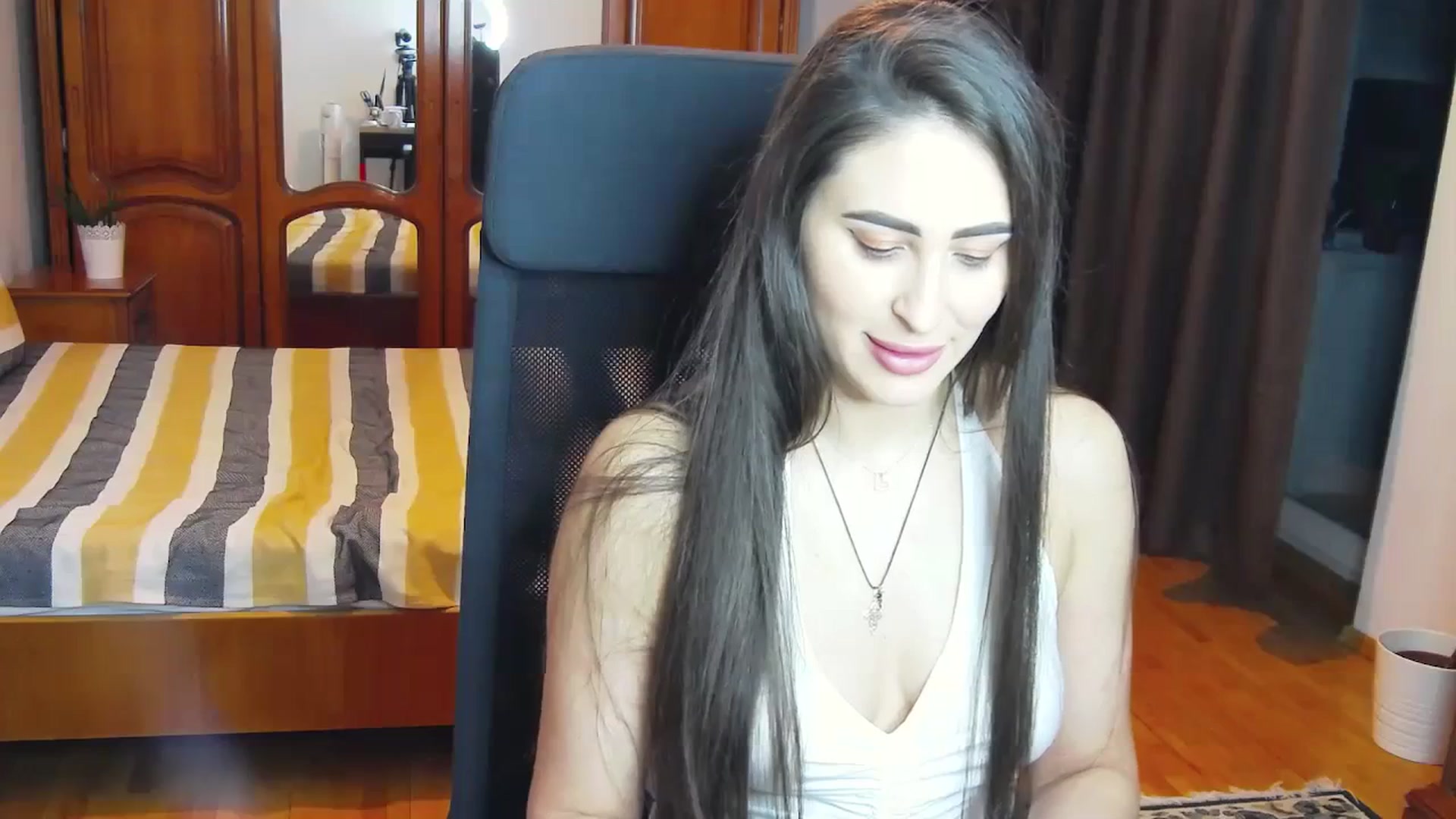 Gallery image thumbnail from MaraHari's myfreecams stream on, 03/30/2024, 18:30 image 14 of 20