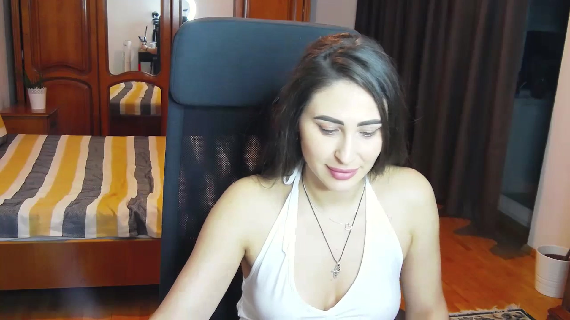 Gallery image thumbnail from MaraHari's myfreecams stream on, 03/30/2024, 19:43 image 7 of 20