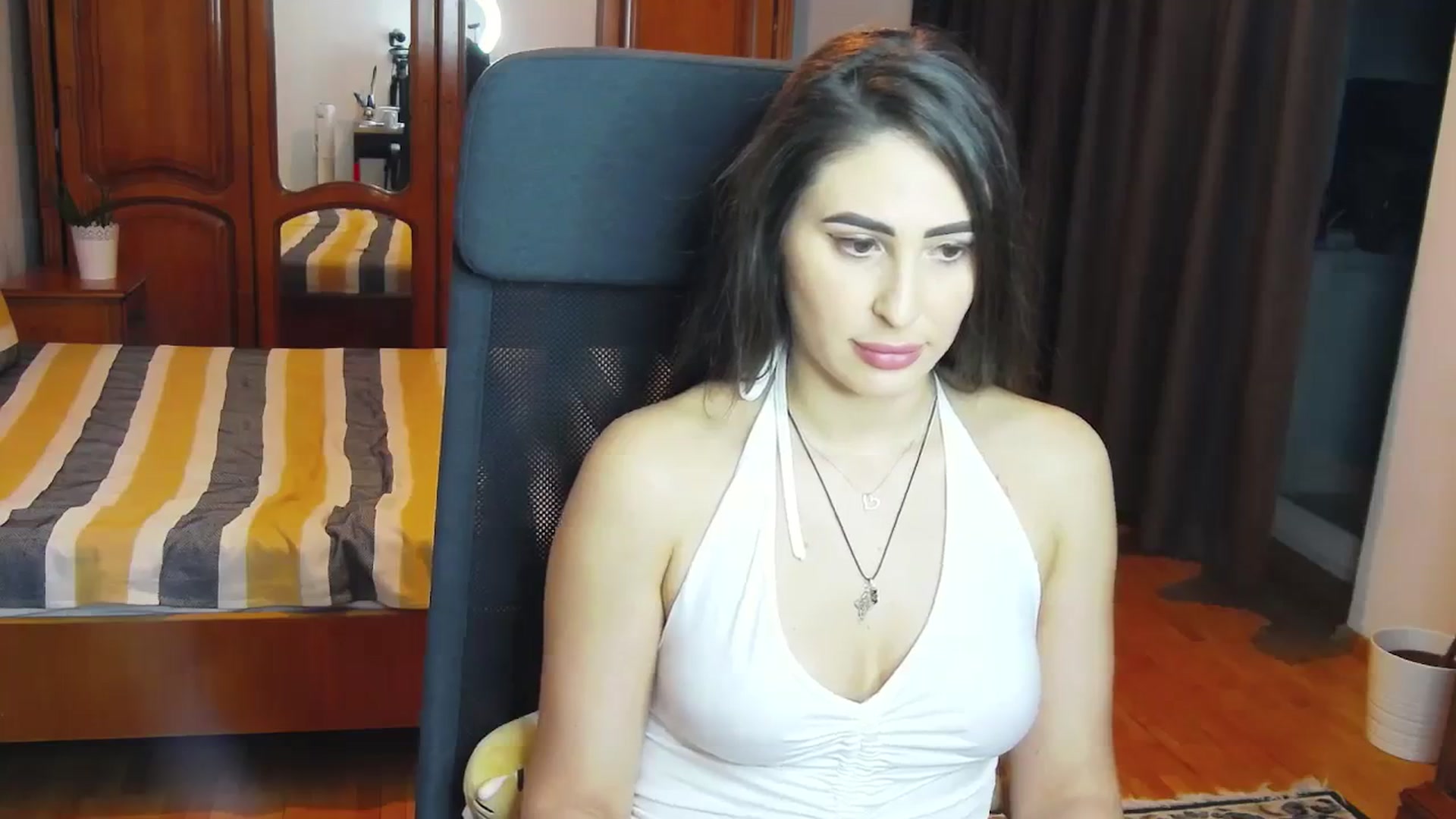 Gallery image thumbnail from MaraHari's myfreecams stream on, 03/30/2024, 19:43 image 10 of 20