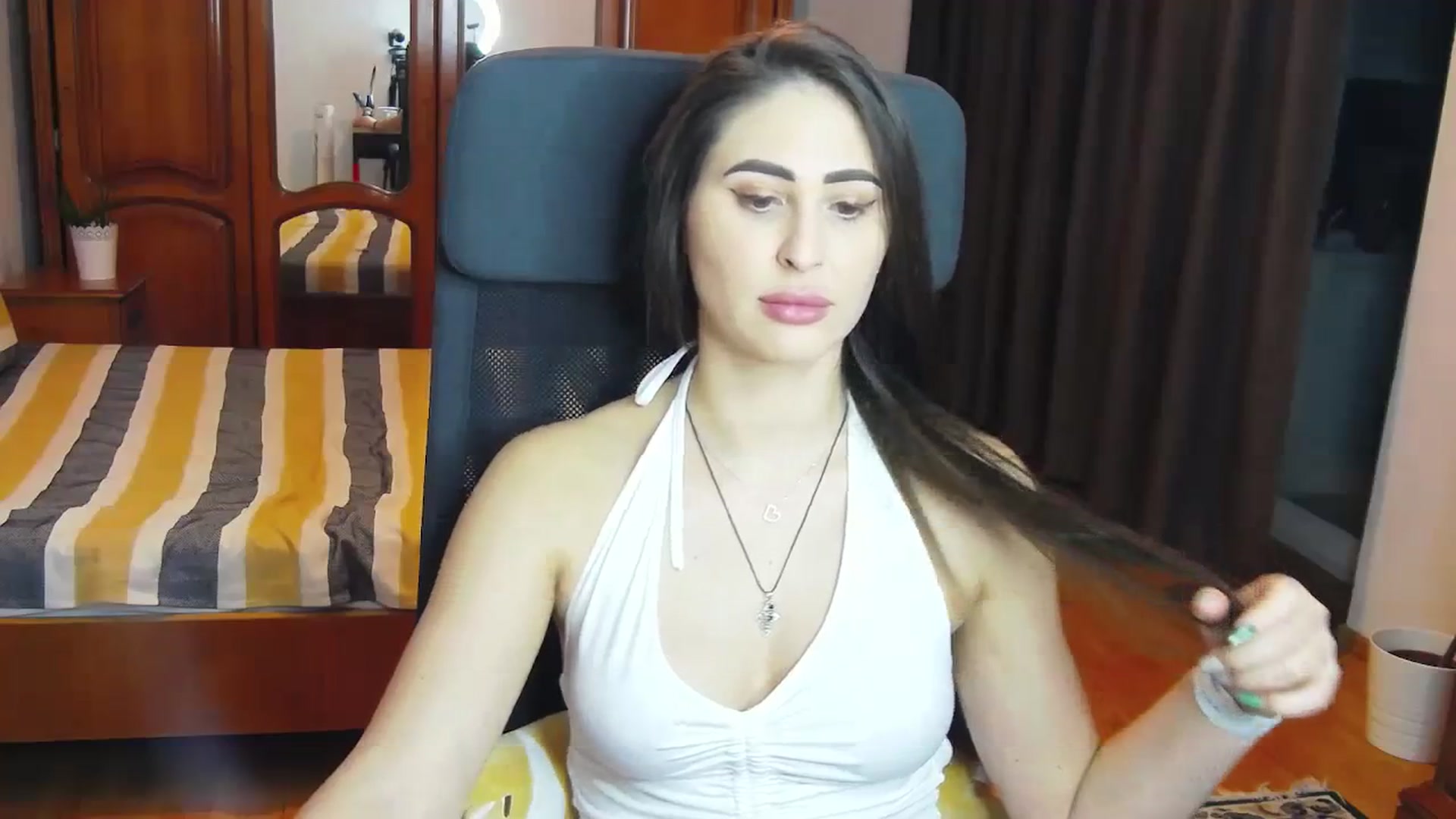 Gallery image thumbnail from MaraHari's myfreecams stream on, 03/30/2024, 19:43 image 12 of 20