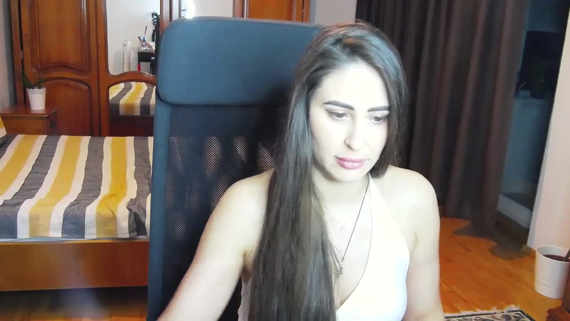 Gallery image thumbnail from MaraHari's myfreecams stream on, 03/30/2024, 19:43 image 14 of 20