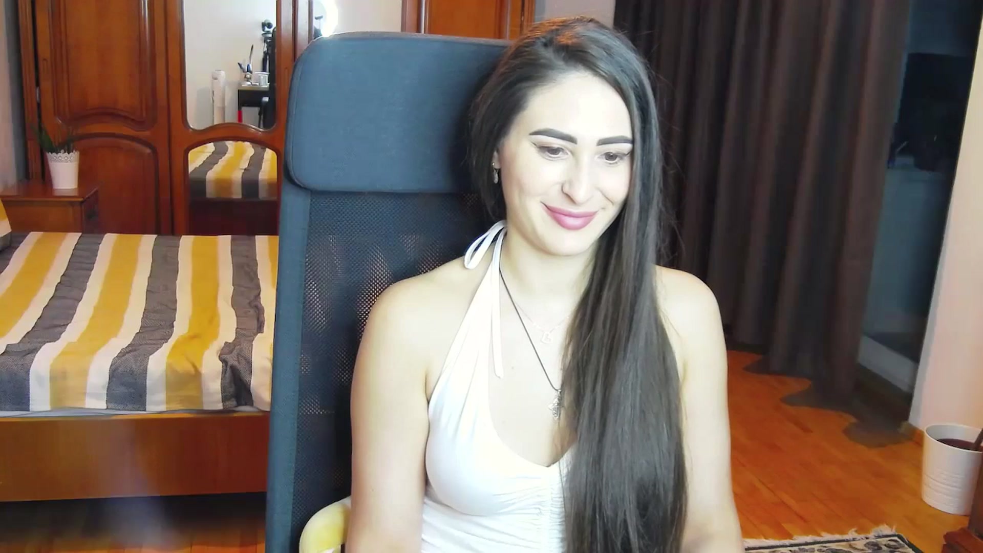 Gallery image thumbnail from MaraHari's myfreecams stream on, 03/30/2024, 19:43 image 11 of 20