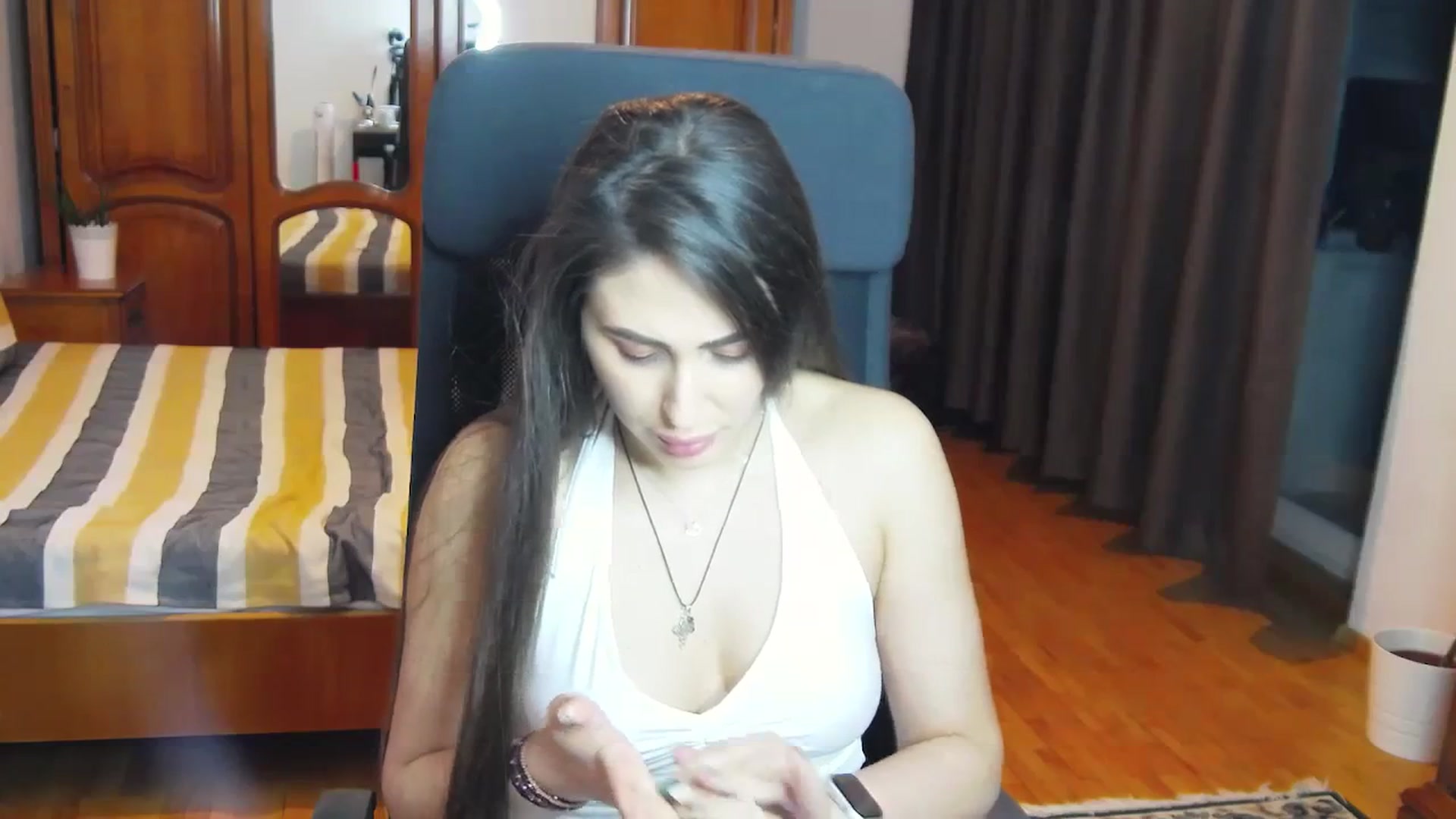 Gallery image thumbnail from MaraHari's myfreecams stream on, 03/30/2024, 19:43 image 6 of 20