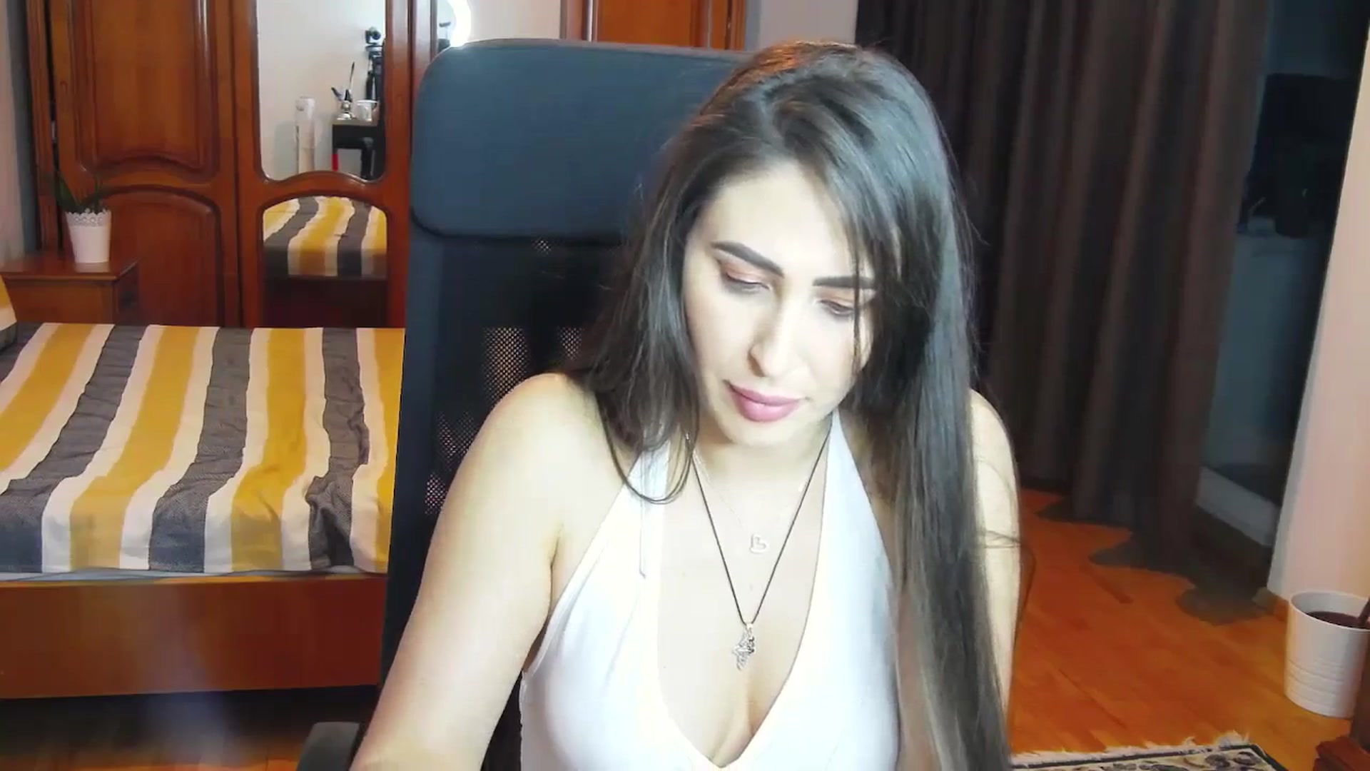 Gallery image thumbnail from MaraHari's myfreecams stream on, 03/30/2024, 19:43 image 5 of 20