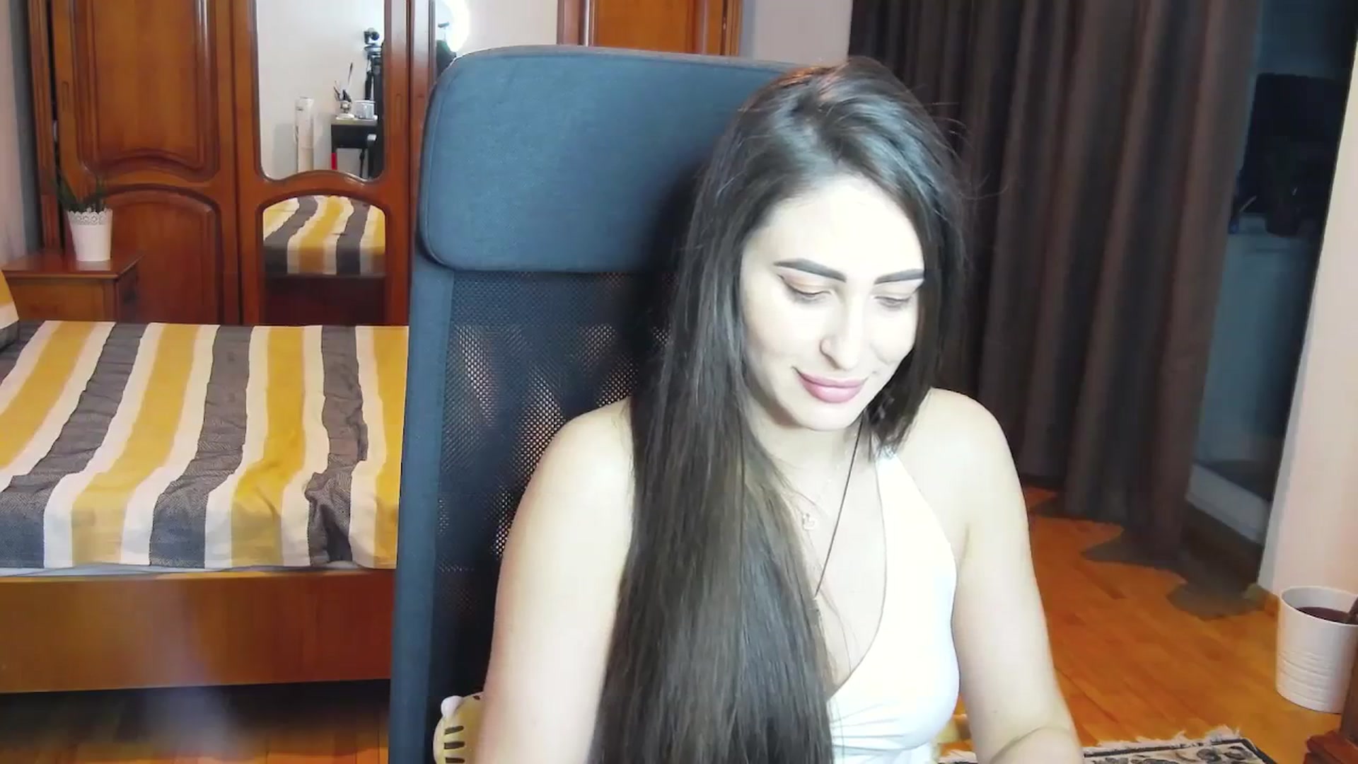 Gallery image thumbnail from MaraHari's myfreecams stream on, 03/30/2024, 20:53 image 7 of 20