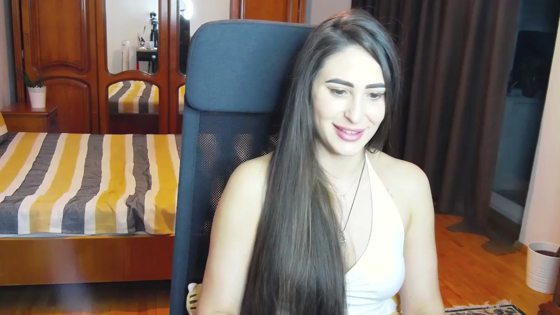 Gallery image thumbnail from MaraHari's myfreecams stream on, 03/30/2024, 20:53 image 1 of 20
