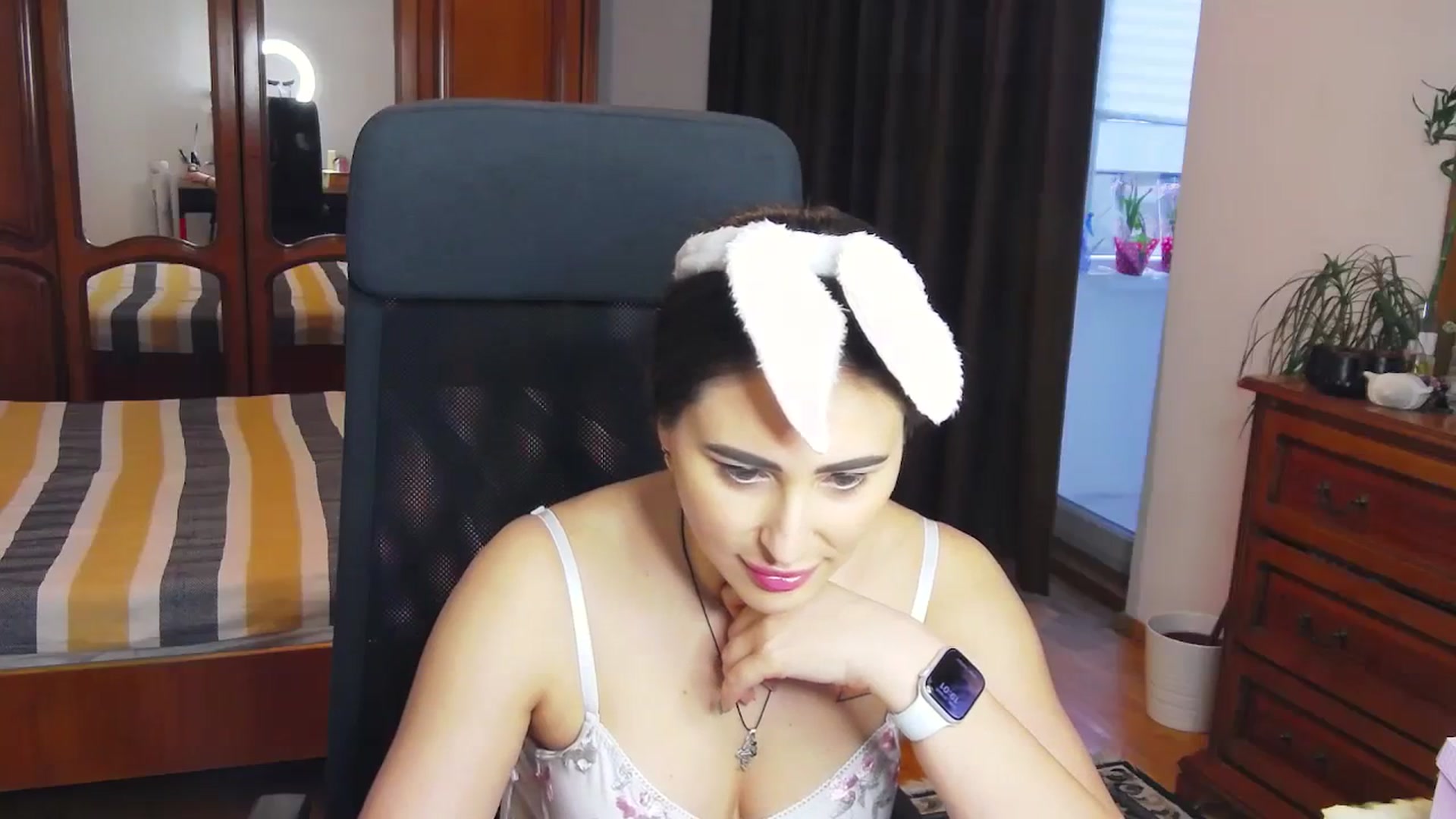 Gallery image thumbnail from MaraHari's myfreecams stream on, 03/31/2024, 16:20 image 15 of 20
