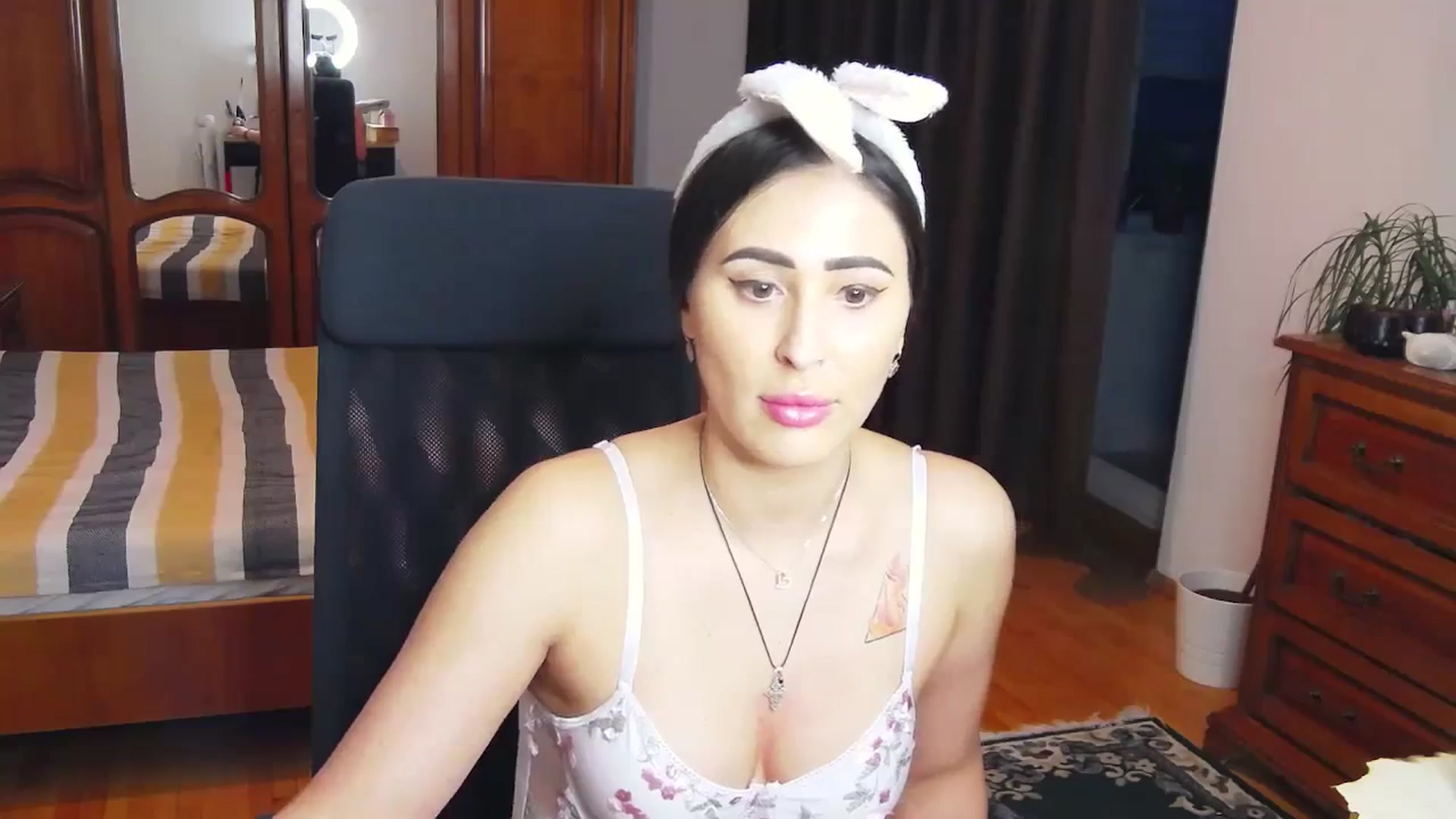 Gallery image thumbnail from MaraHari's myfreecams stream on, 03/31/2024, 17:24 image 2 of 20