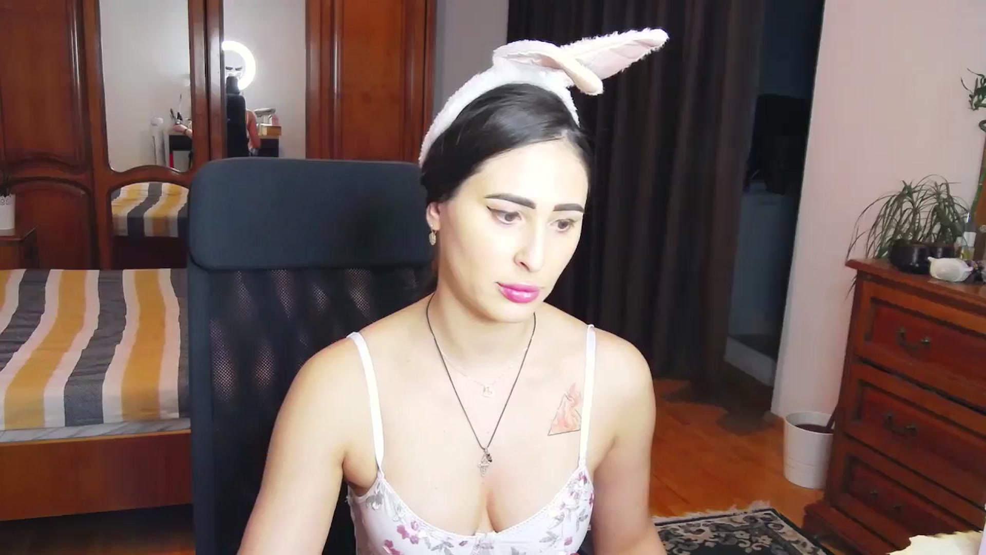 Gallery image thumbnail from MaraHari's myfreecams stream on, 03/31/2024, 17:24 image 18 of 20