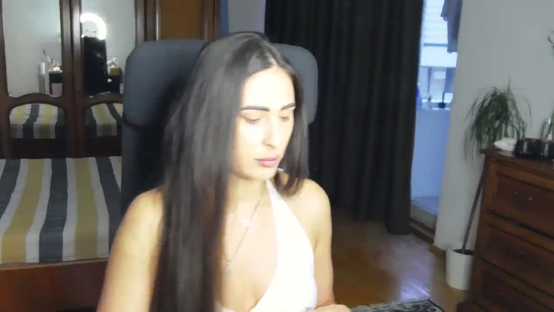 Gallery image thumbnail from MaraHari's myfreecams stream on, 04/06/2024, 16:12 image 6 of 20