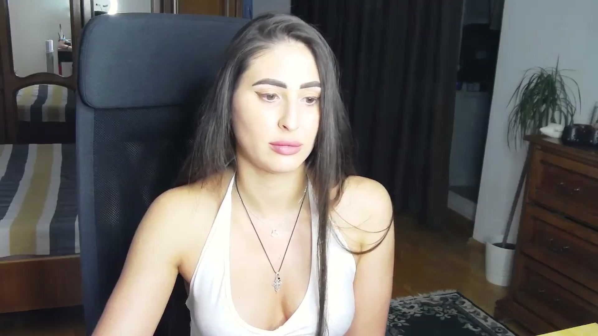 Gallery image thumbnail from MaraHari's myfreecams stream on, 04/06/2024, 19:06 image 16 of 20
