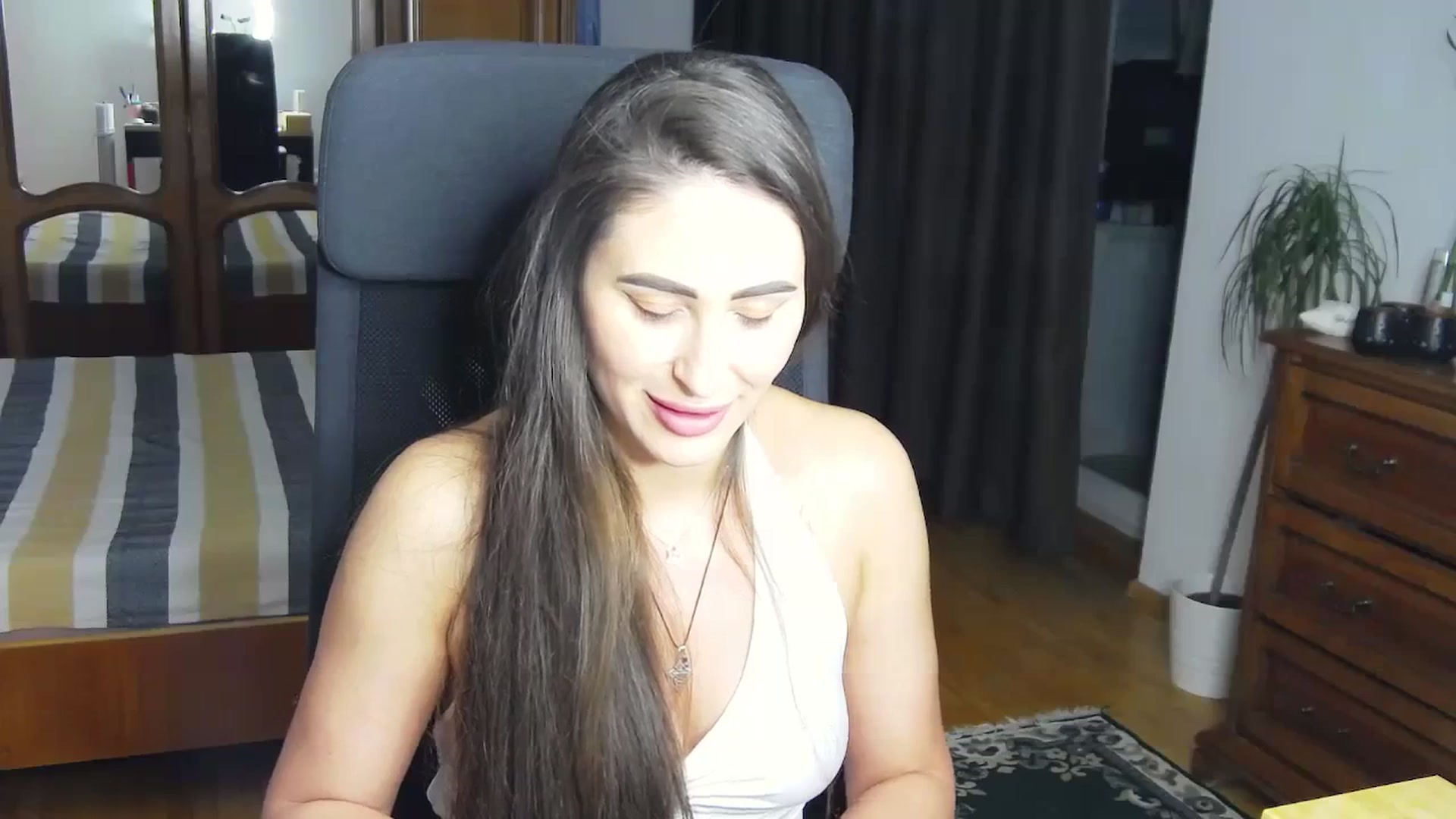 Gallery image thumbnail from MaraHari's myfreecams stream on, 04/06/2024, 19:06 image 6 of 20