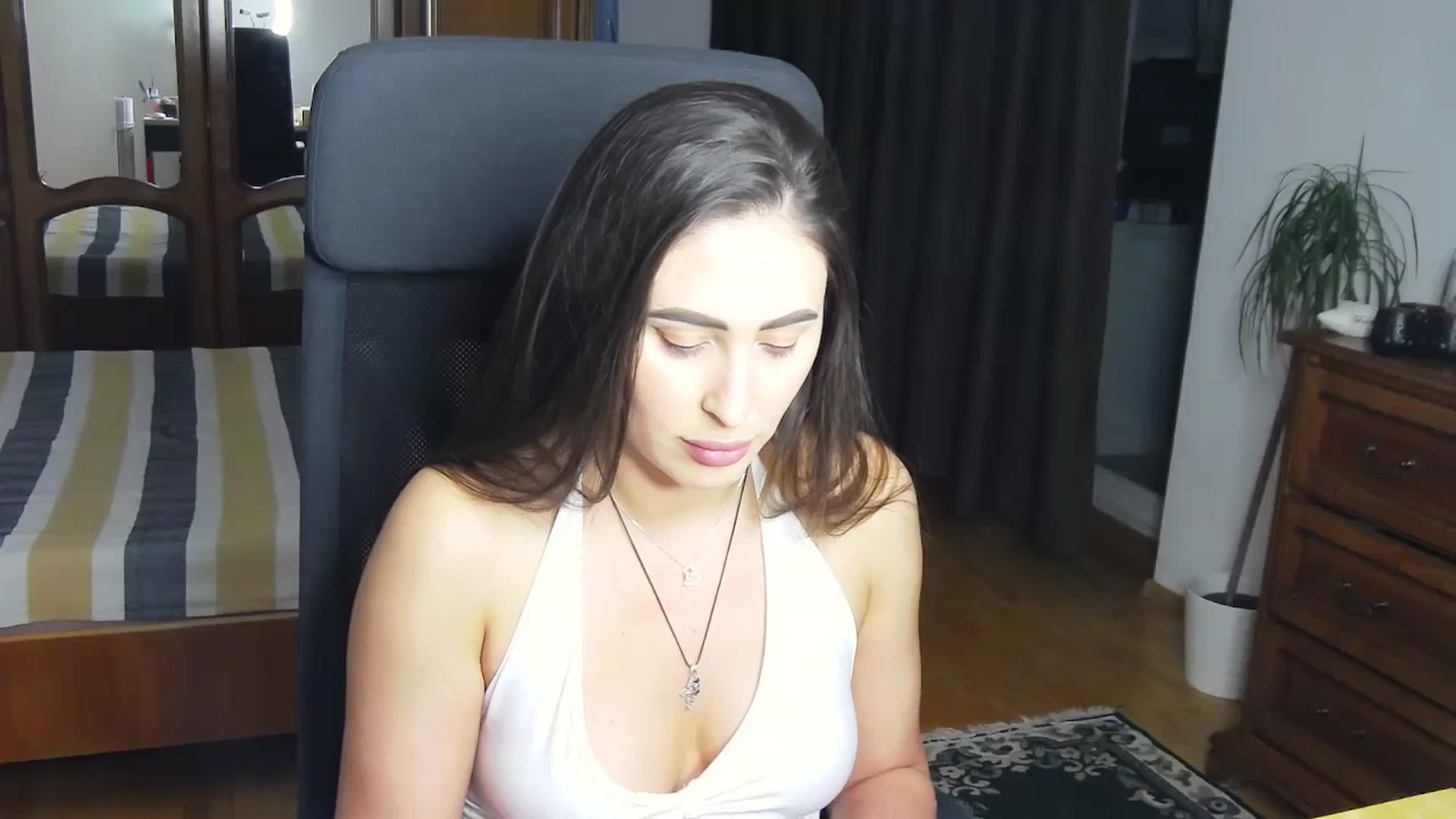 Gallery image thumbnail from MaraHari's myfreecams stream on, 04/06/2024, 19:06 image 11 of 20