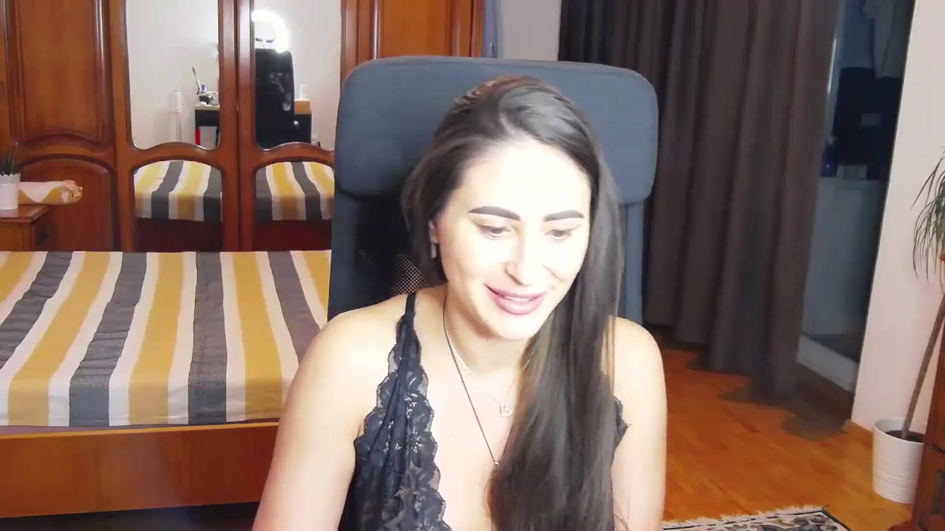 Gallery image thumbnail from MaraHari's myfreecams stream on, 04/07/2024, 18:35 image 11 of 20