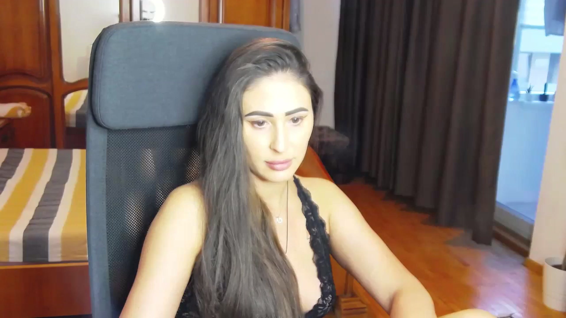 Gallery image thumbnail from MaraHari's myfreecams stream on, 04/07/2024, 18:35 image 2 of 20