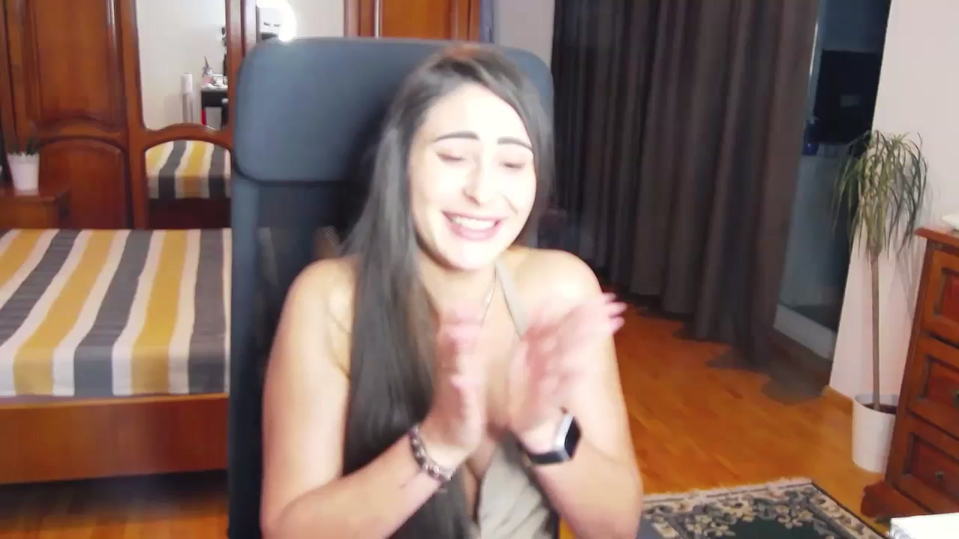 Gallery image thumbnail from MaraHari's myfreecams stream on, 04/13/2024, 17:45 image 20 of 20