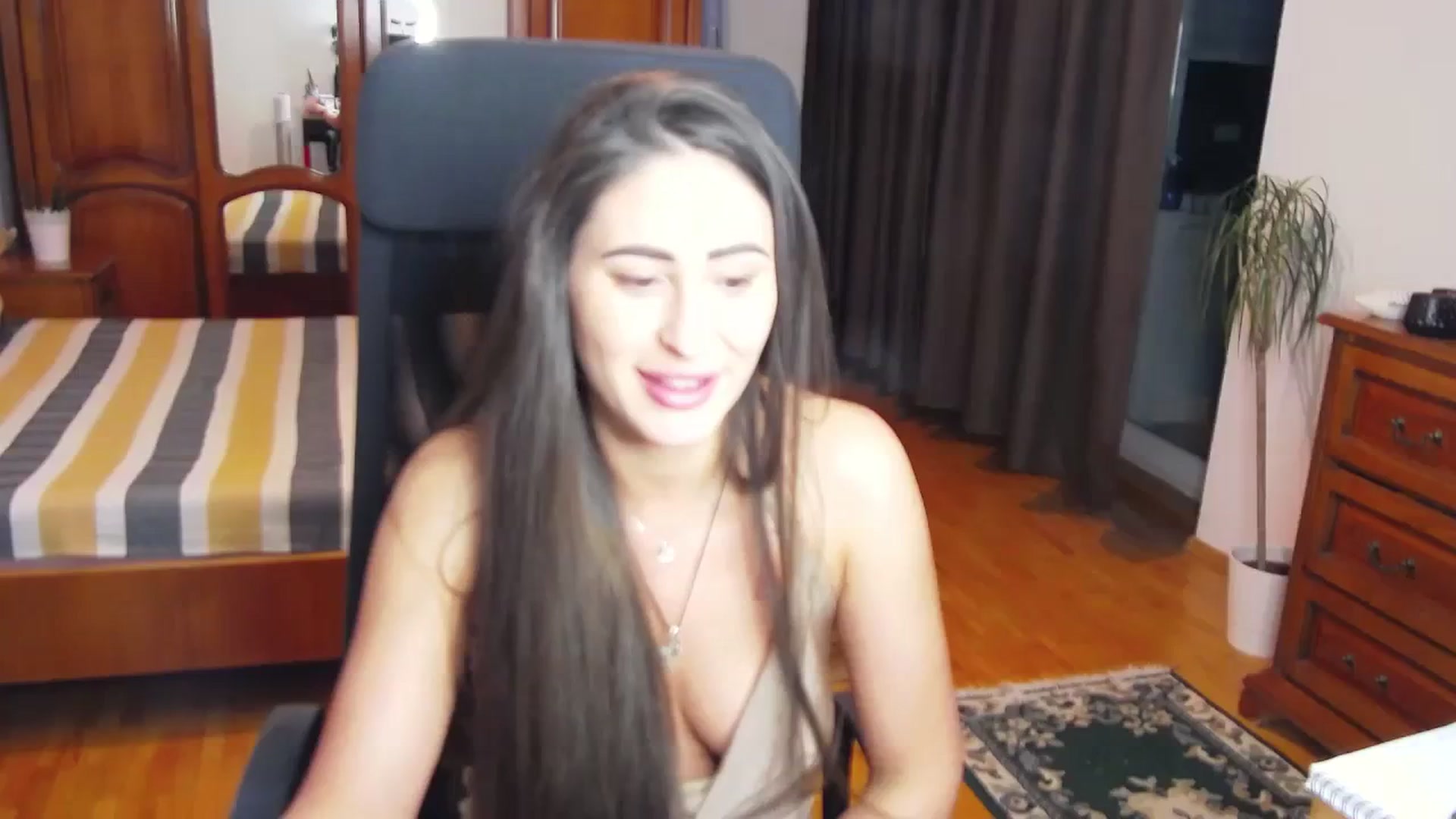 Gallery image thumbnail from MaraHari's myfreecams stream on, 04/13/2024, 19:26 image 15 of 20