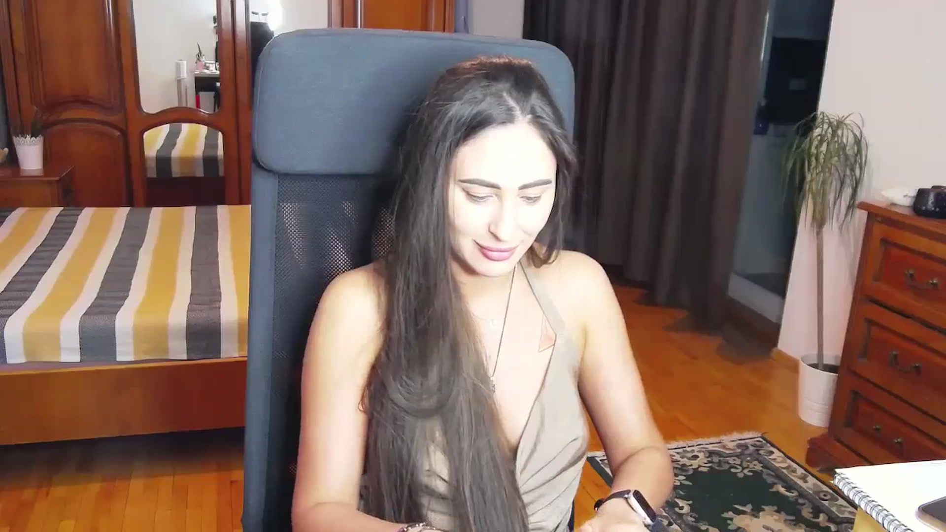 Gallery image thumbnail from MaraHari's myfreecams stream on, 04/13/2024, 19:26 image 9 of 20