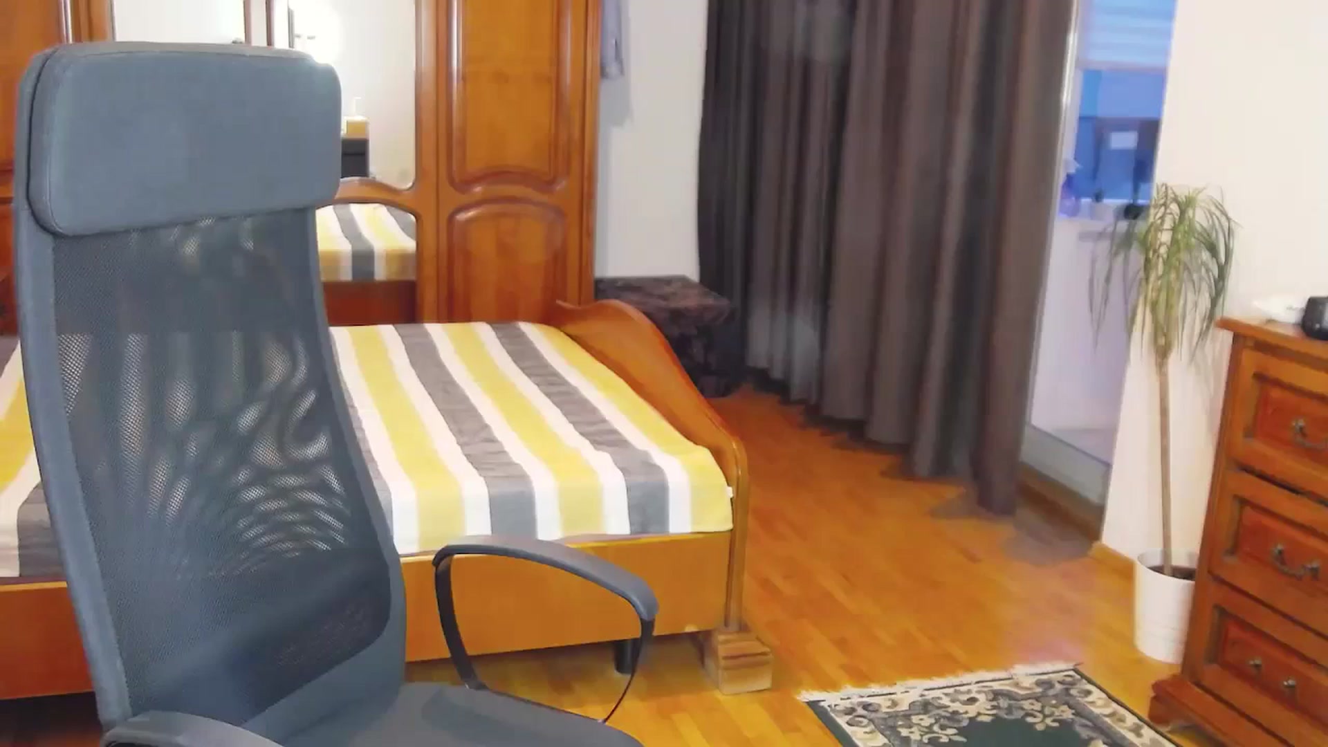 Gallery image thumbnail from MaraHari's myfreecams stream on, 04/14/2024, 18:10 image 9 of 20