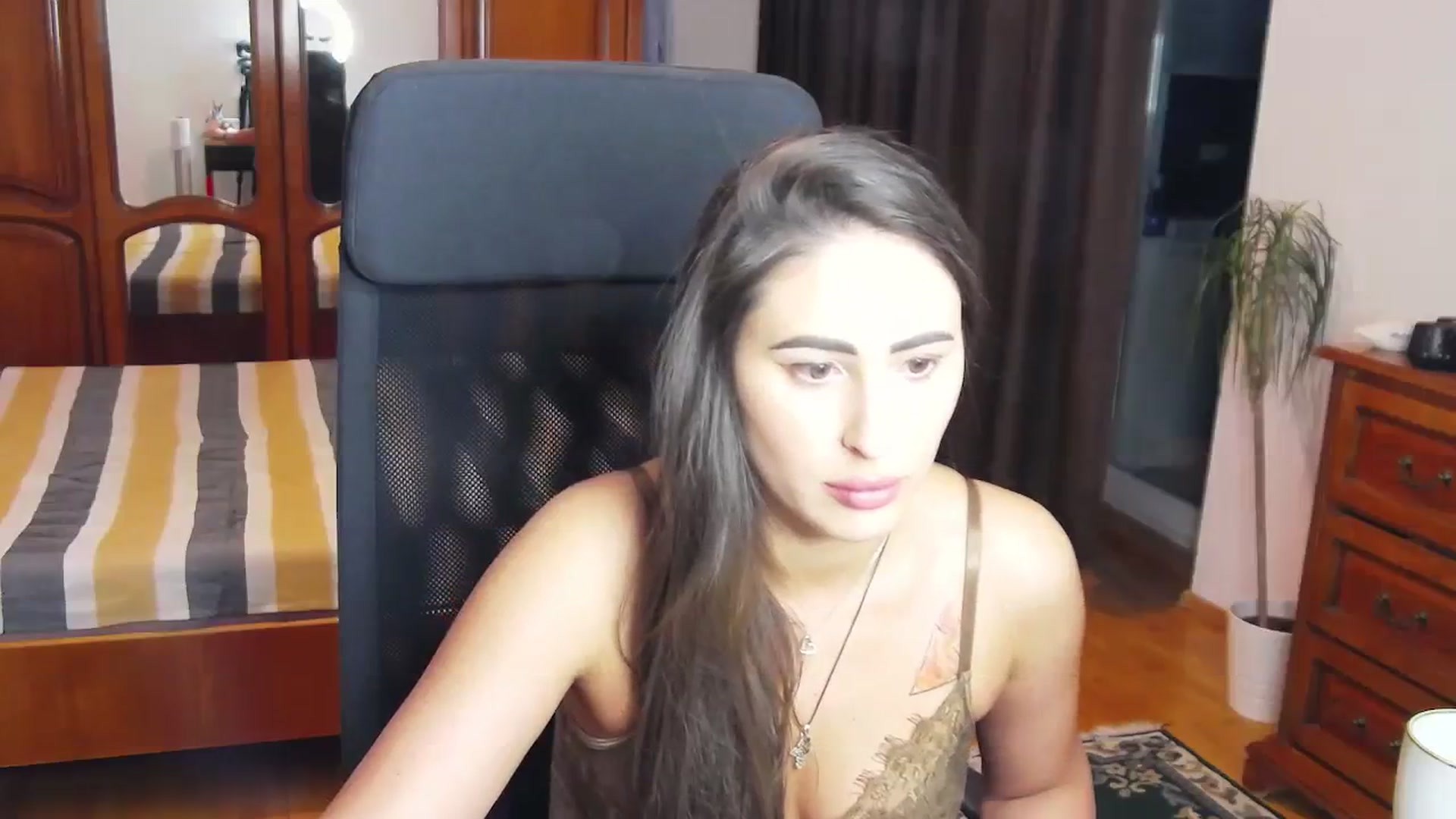 Gallery image thumbnail from MaraHari's myfreecams stream on, 04/14/2024, 18:10 image 14 of 20