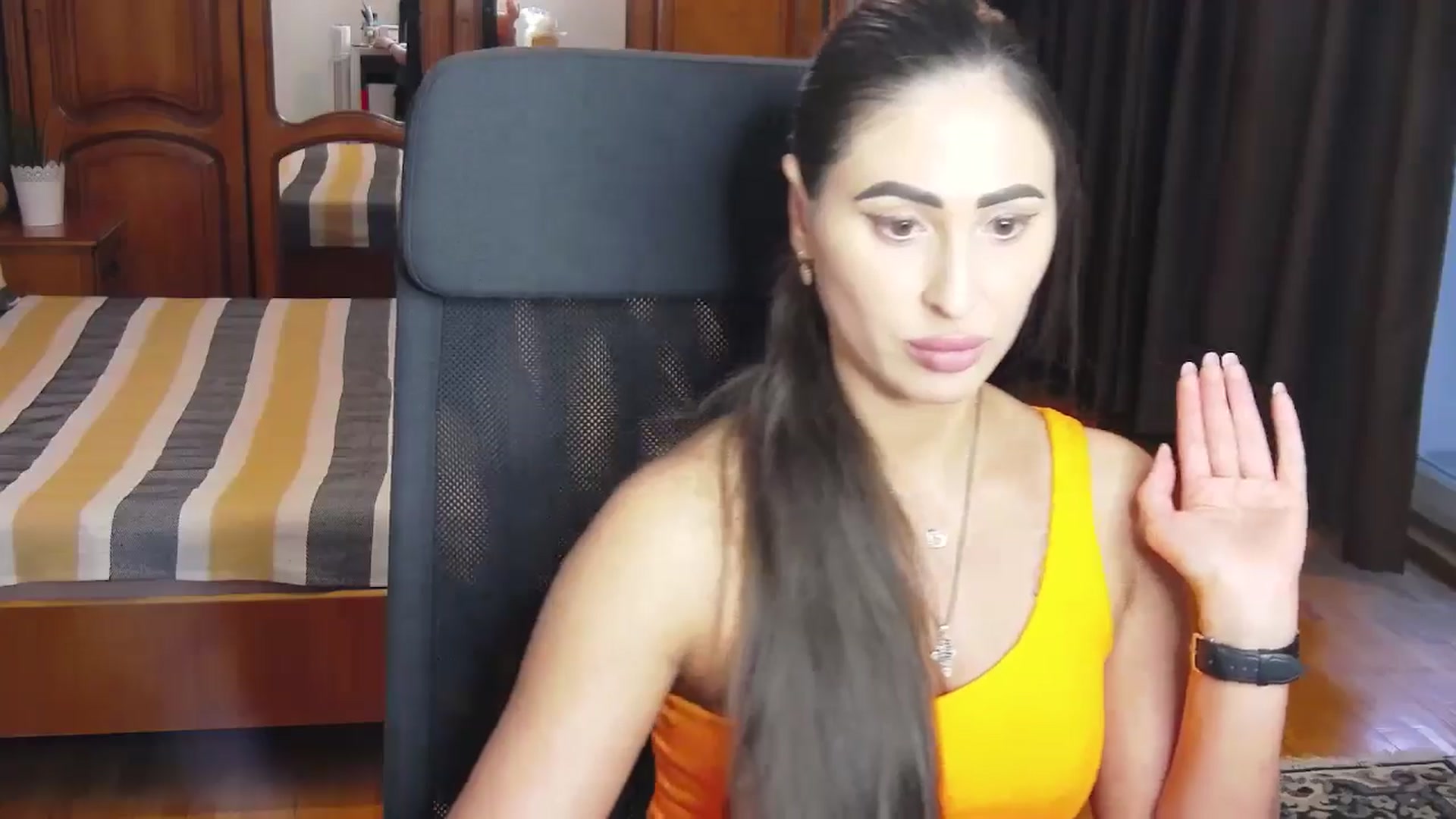 Gallery image thumbnail from MaraHari's myfreecams stream on, 04/20/2024, 16:09 image 7 of 20