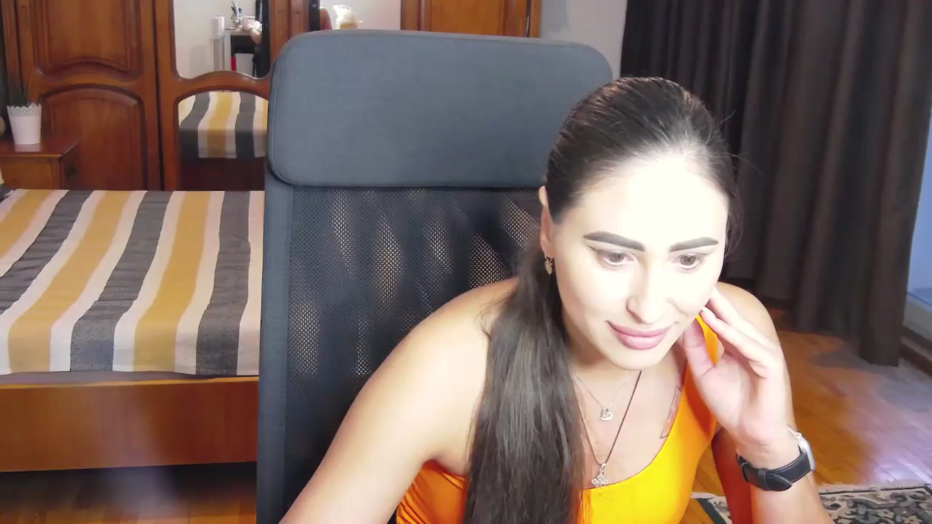 Gallery image thumbnail from MaraHari's myfreecams stream on, 04/20/2024, 16:09 image 17 of 20