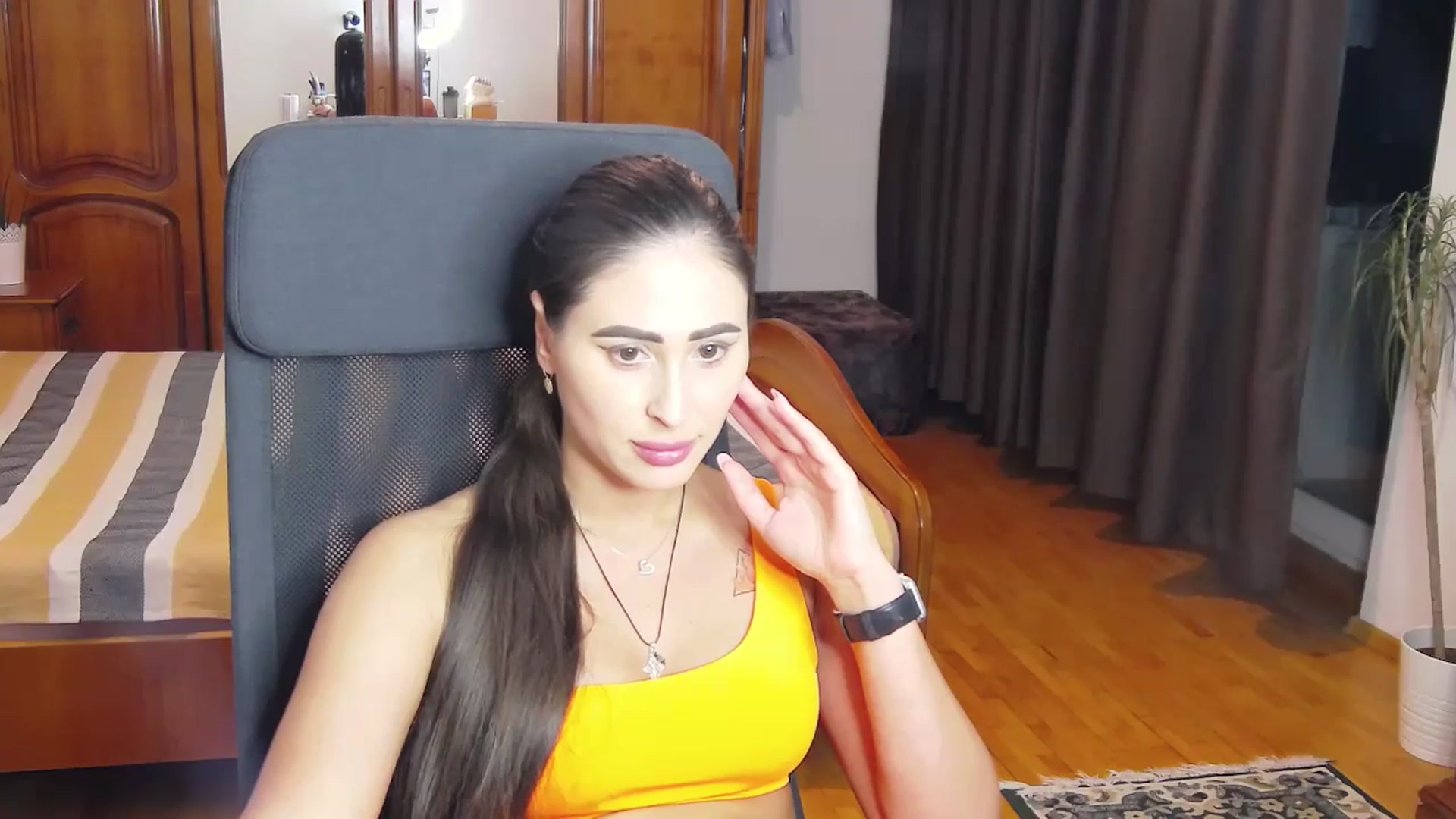 Gallery image thumbnail from MaraHari's myfreecams stream on, 04/20/2024, 20:12 image 16 of 20
