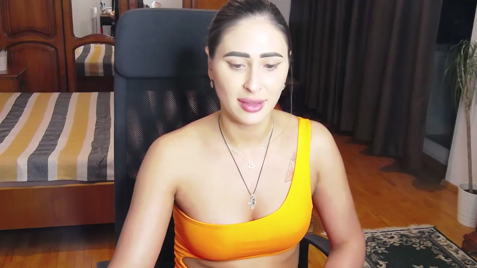 Gallery image thumbnail from MaraHari's myfreecams stream on, 04/20/2024, 20:12 image 11 of 20