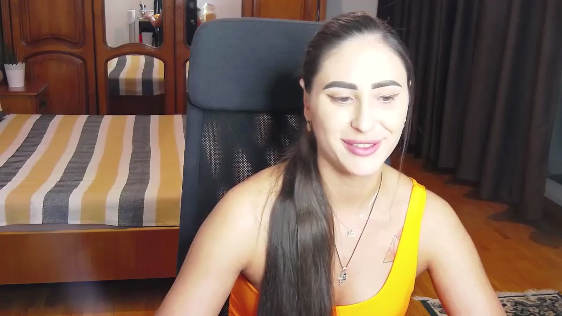 Gallery image thumbnail from MaraHari's myfreecams stream on, 04/20/2024, 20:12 image 2 of 20