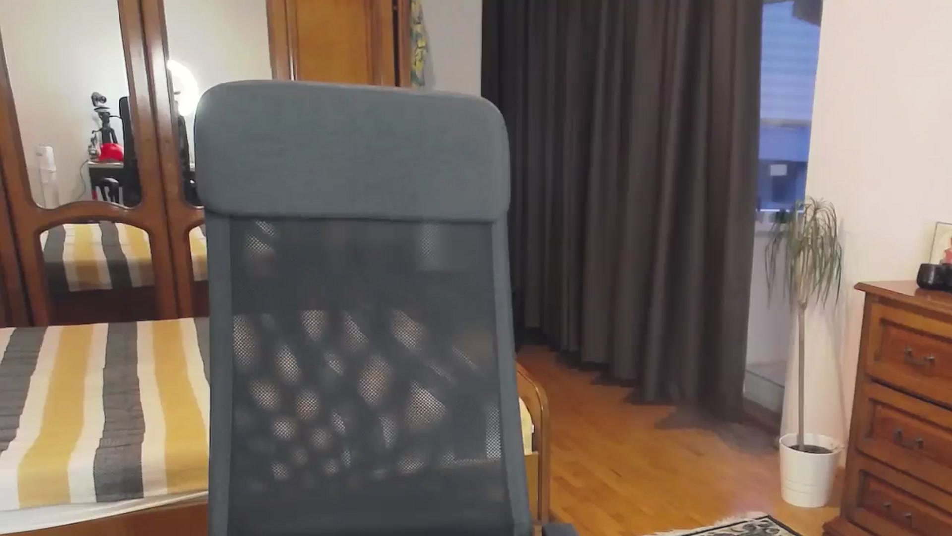 Gallery image thumbnail from MaraHari's myfreecams stream on, 05/17/2024, 18:29 image 13 of 20