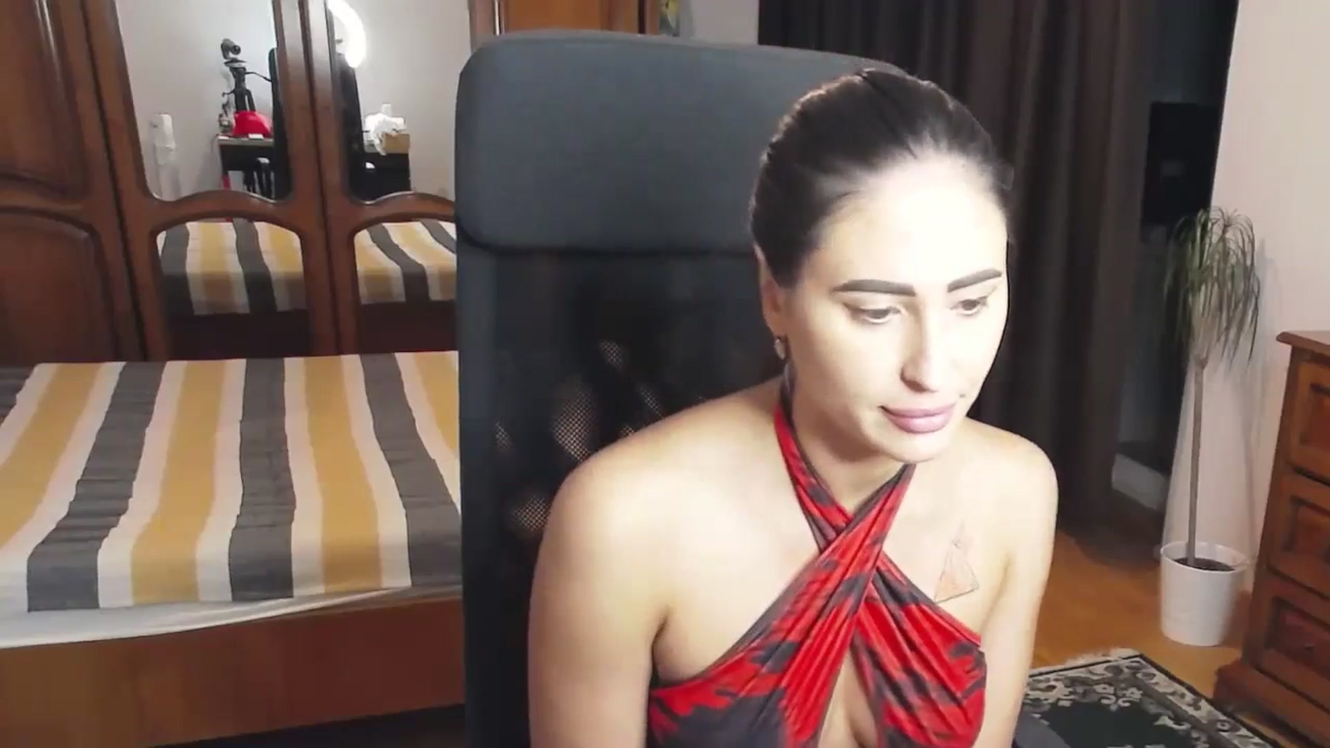 Gallery image thumbnail from MaraHari's myfreecams stream on, 05/17/2024, 20:02 image 7 of 20