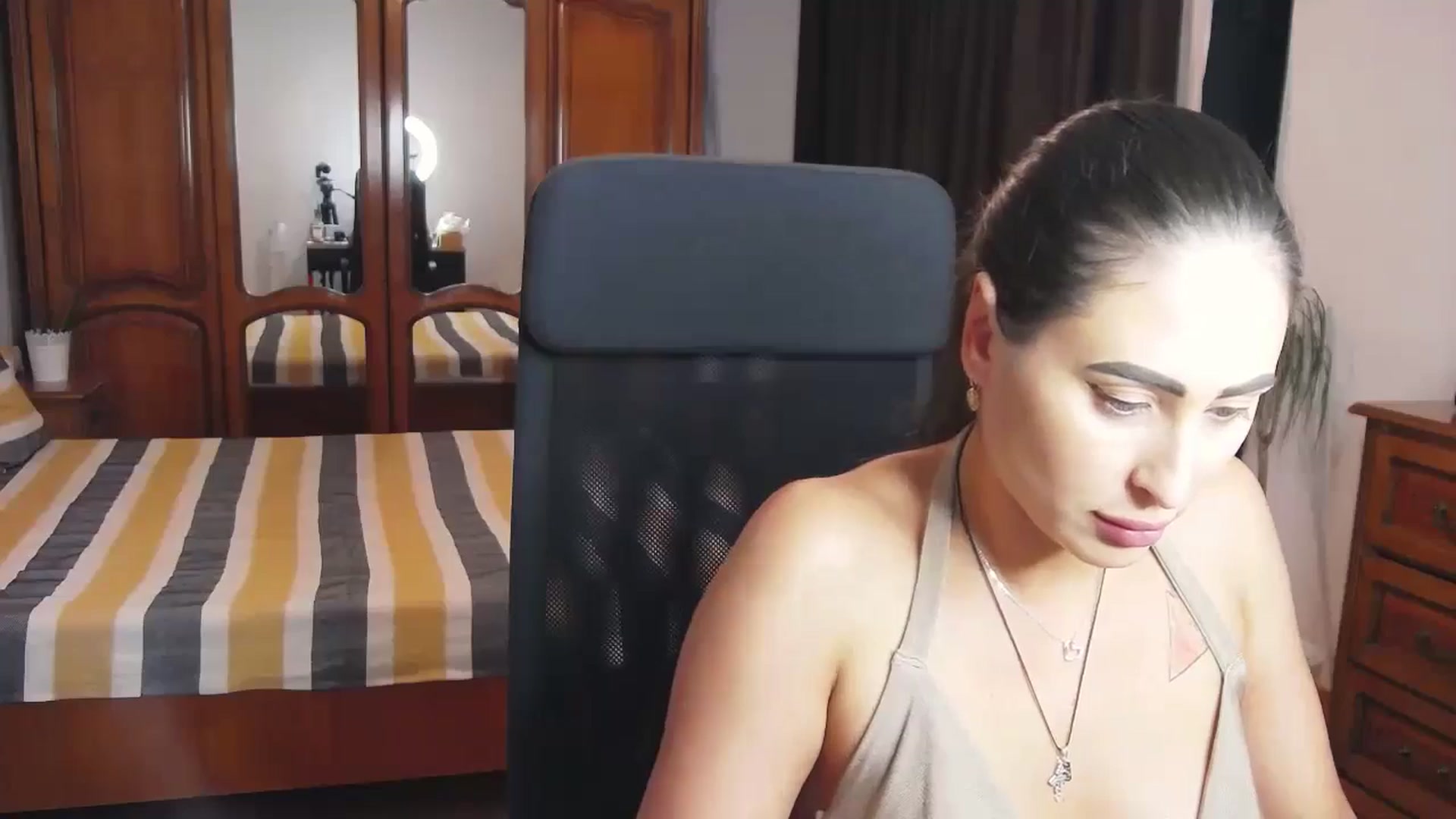 Gallery image thumbnail from MaraHari's myfreecams stream on, 05/24/2024, 19:52 image 17 of 20