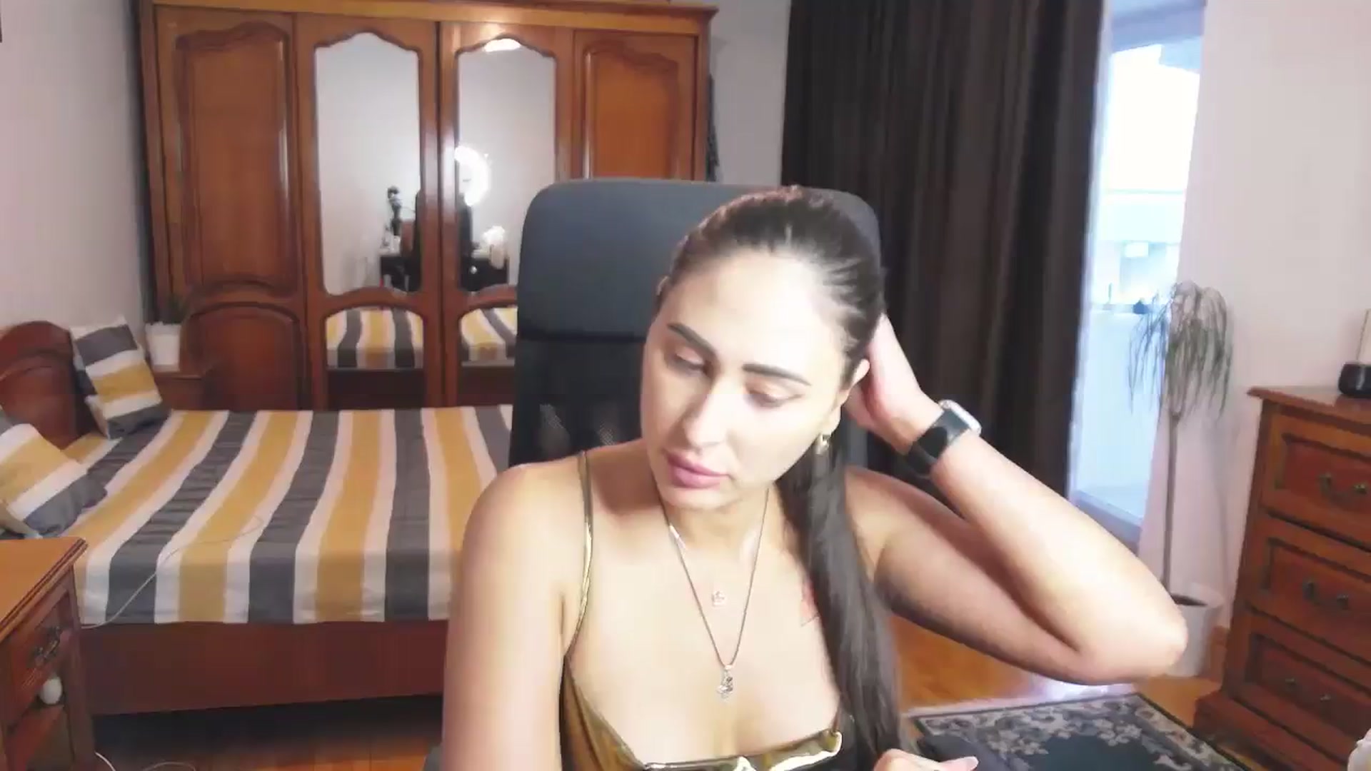Gallery image thumbnail from MaraHari's myfreecams stream on, 05/25/2024, 16:17 image 16 of 20