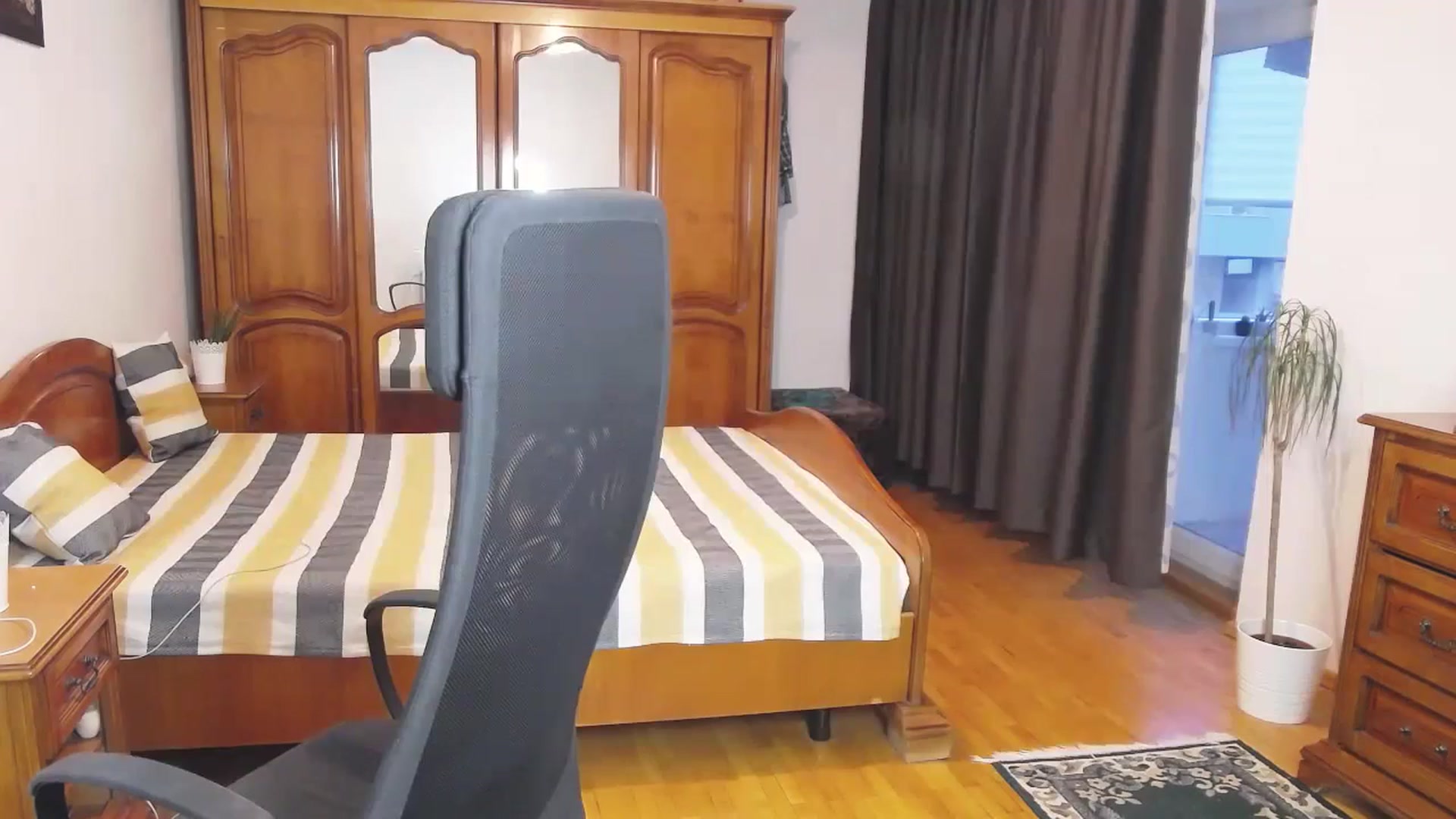 Gallery image thumbnail from MaraHari's myfreecams stream on, 05/25/2024, 18:39 image 12 of 20