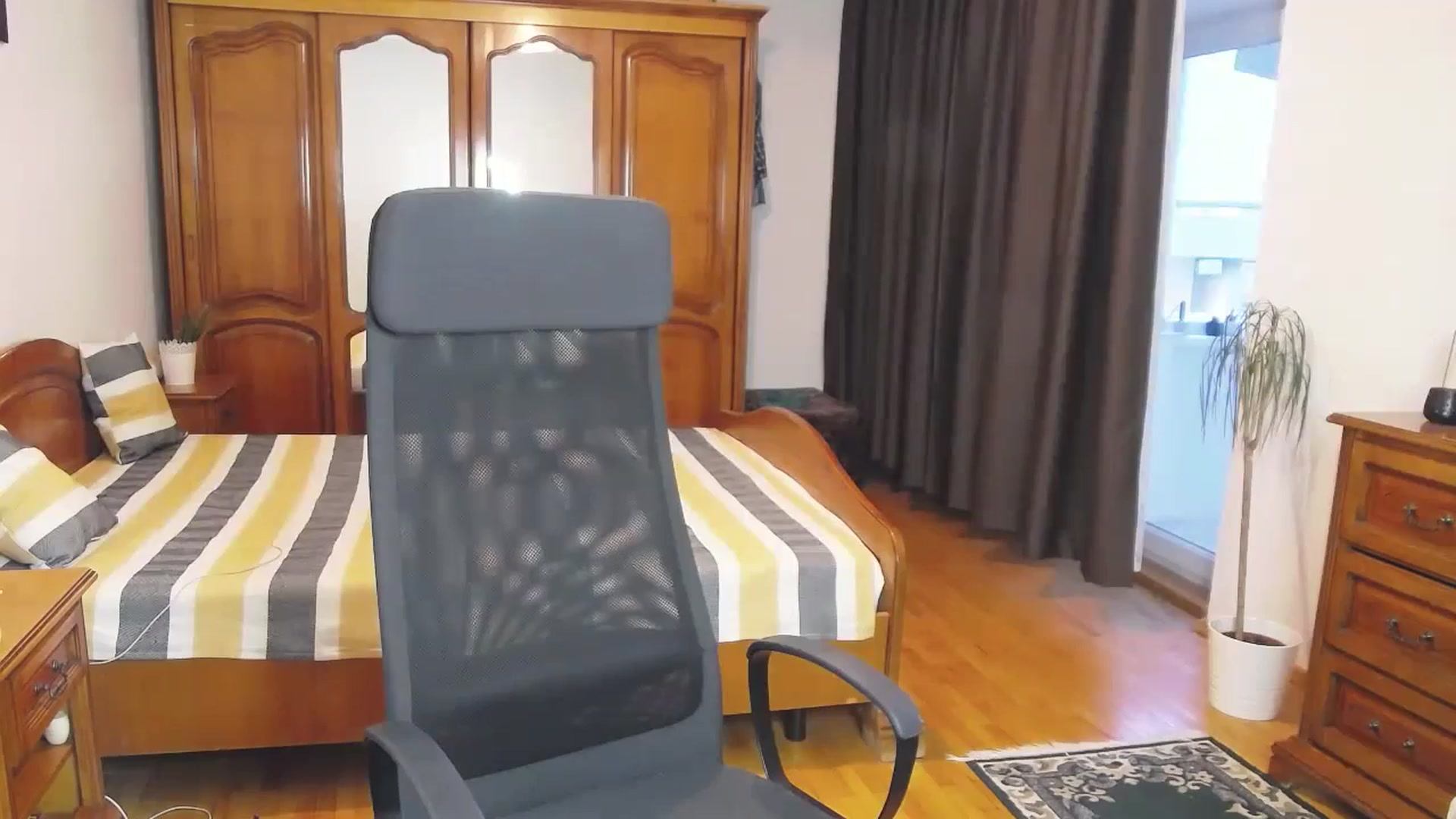 Gallery image thumbnail from MaraHari's myfreecams stream on, 05/25/2024, 18:39 image 8 of 20