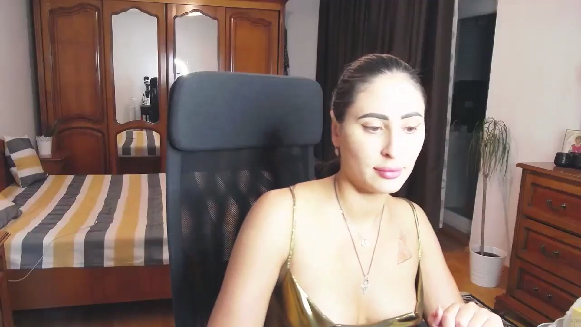 Gallery image thumbnail from MaraHari's myfreecams stream on, 05/25/2024, 18:39 image 19 of 20