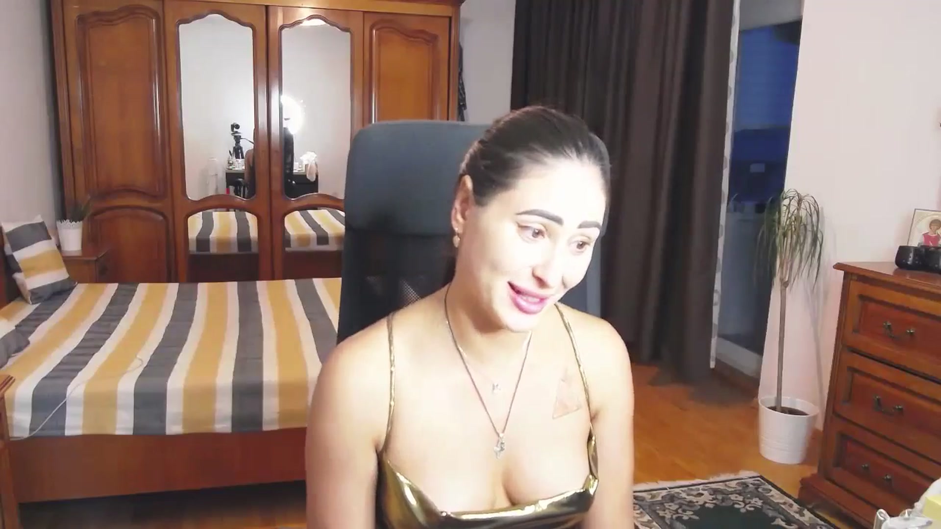 Gallery image thumbnail from MaraHari's myfreecams stream on, 05/25/2024, 18:39 image 16 of 20