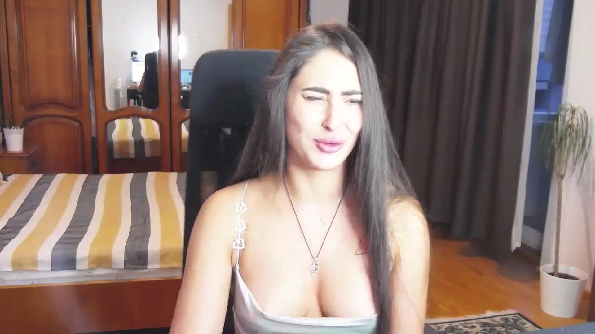 Gallery image thumbnail from MaraHari's myfreecams stream on, 06/01/2024, 18:35 image 12 of 20